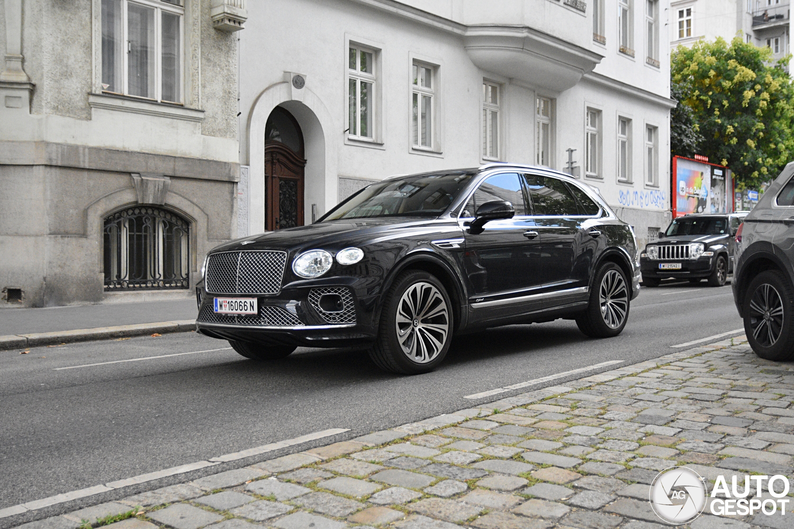 Bentley Bentayga Hybrid 2021