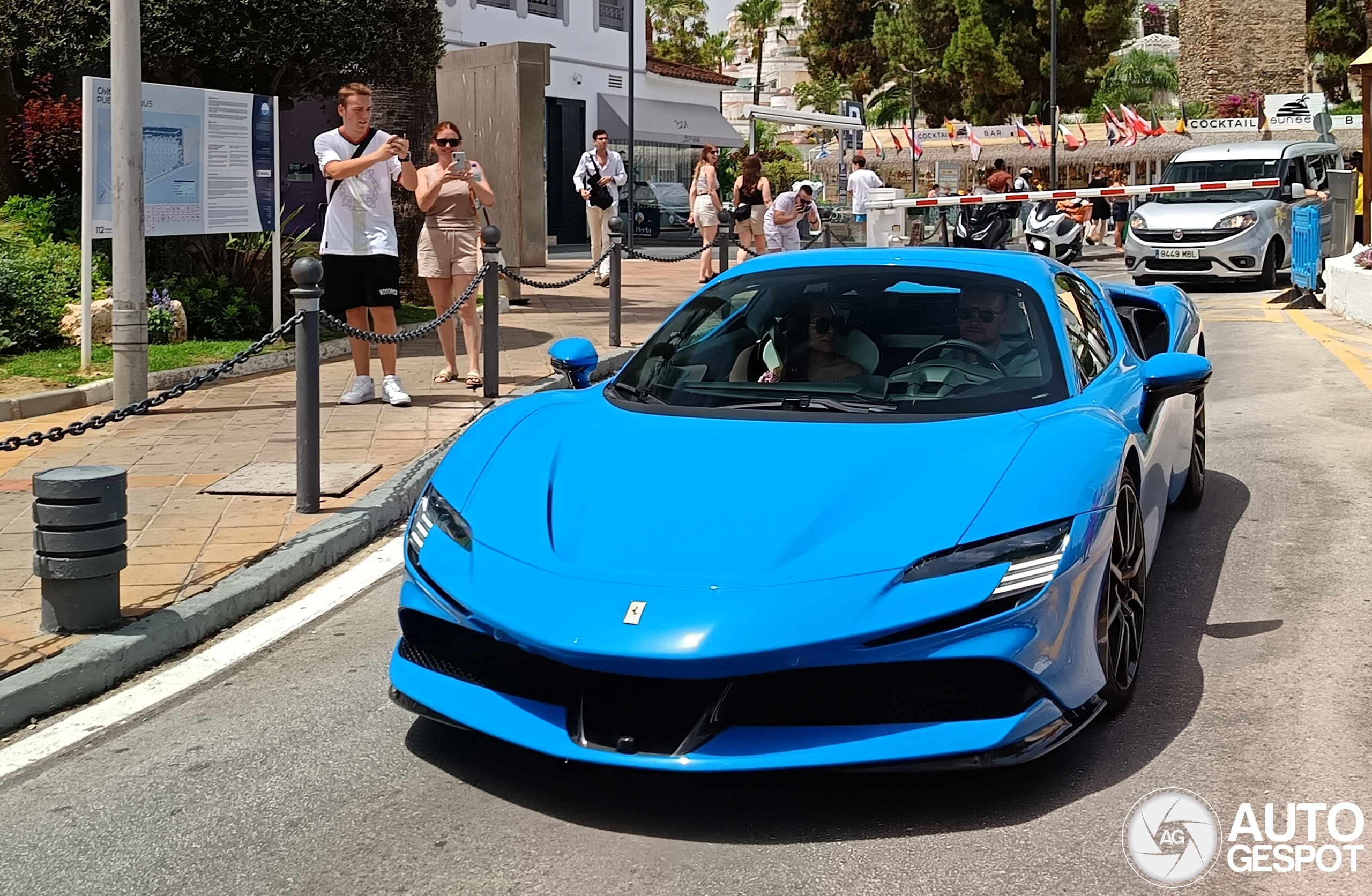 Ferrari SF90 Spider