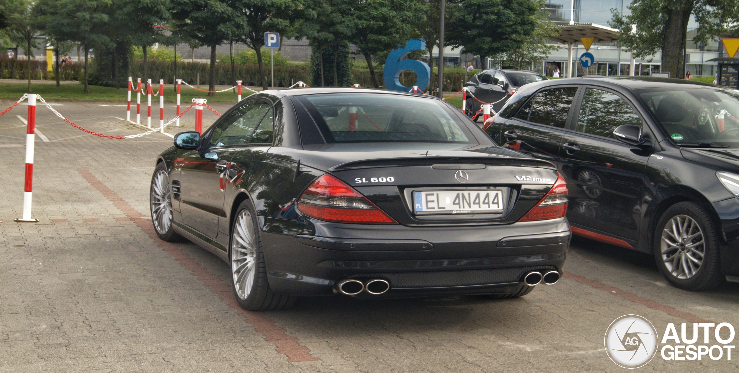 Mercedes-Benz SL 600 R230 - 26 July 2024 - Autogespot
