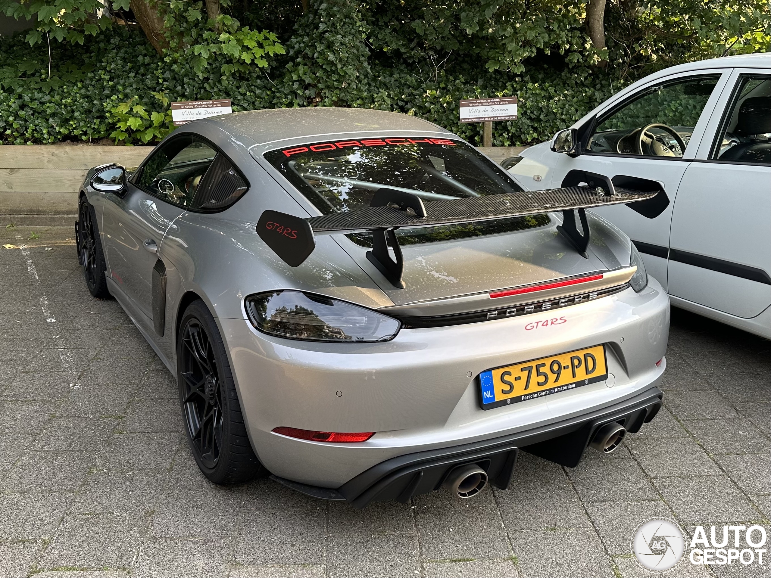 Porsche 718 Cayman GT4 RS Weissach Package