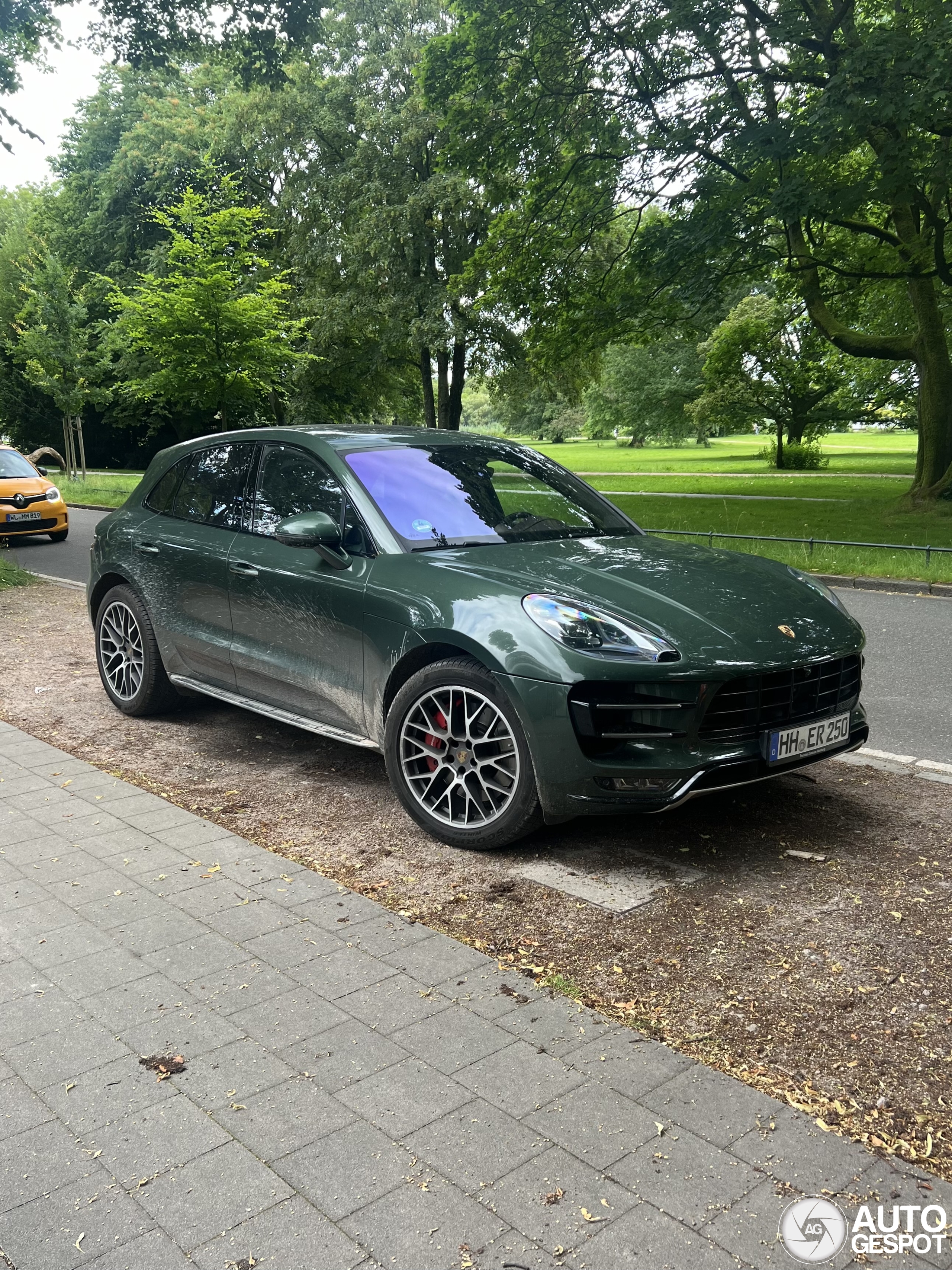 Porsche 95B Macan Turbo