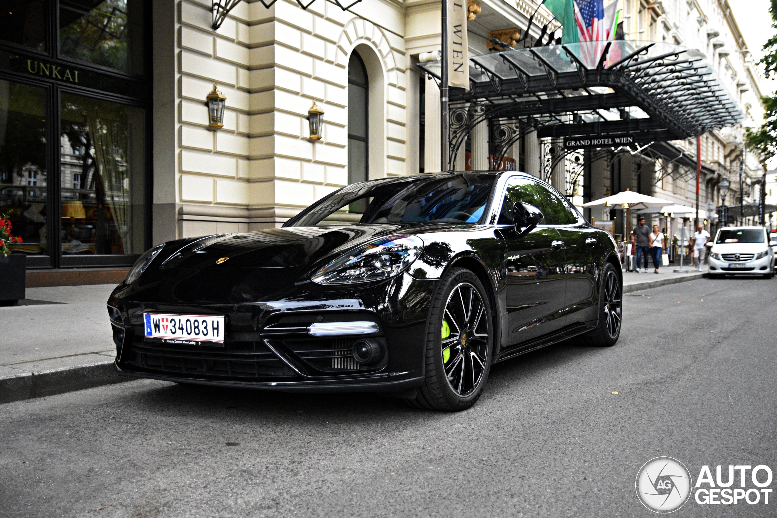 Porsche 971 Panamera Turbo S E-Hybrid