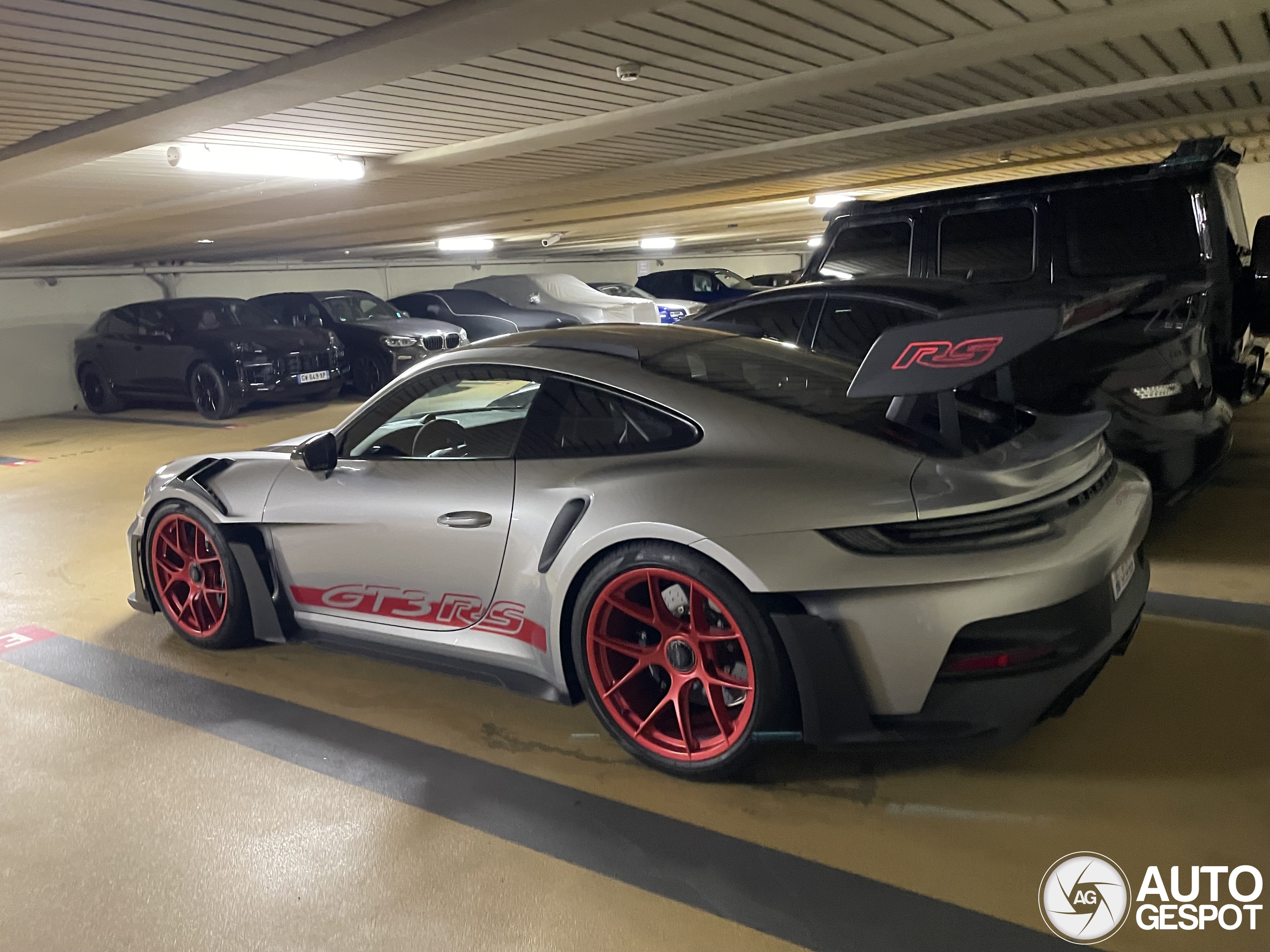 Porsche 992 GT3 RS Weissach Package