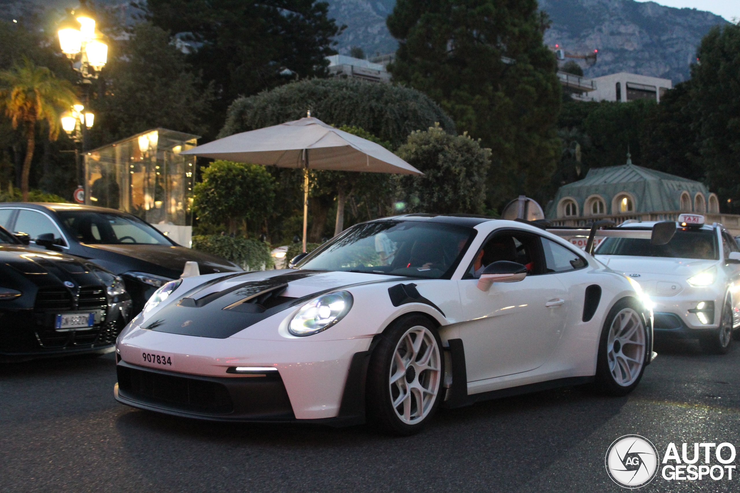 Porsche 992 GT3 RS Weissach Package