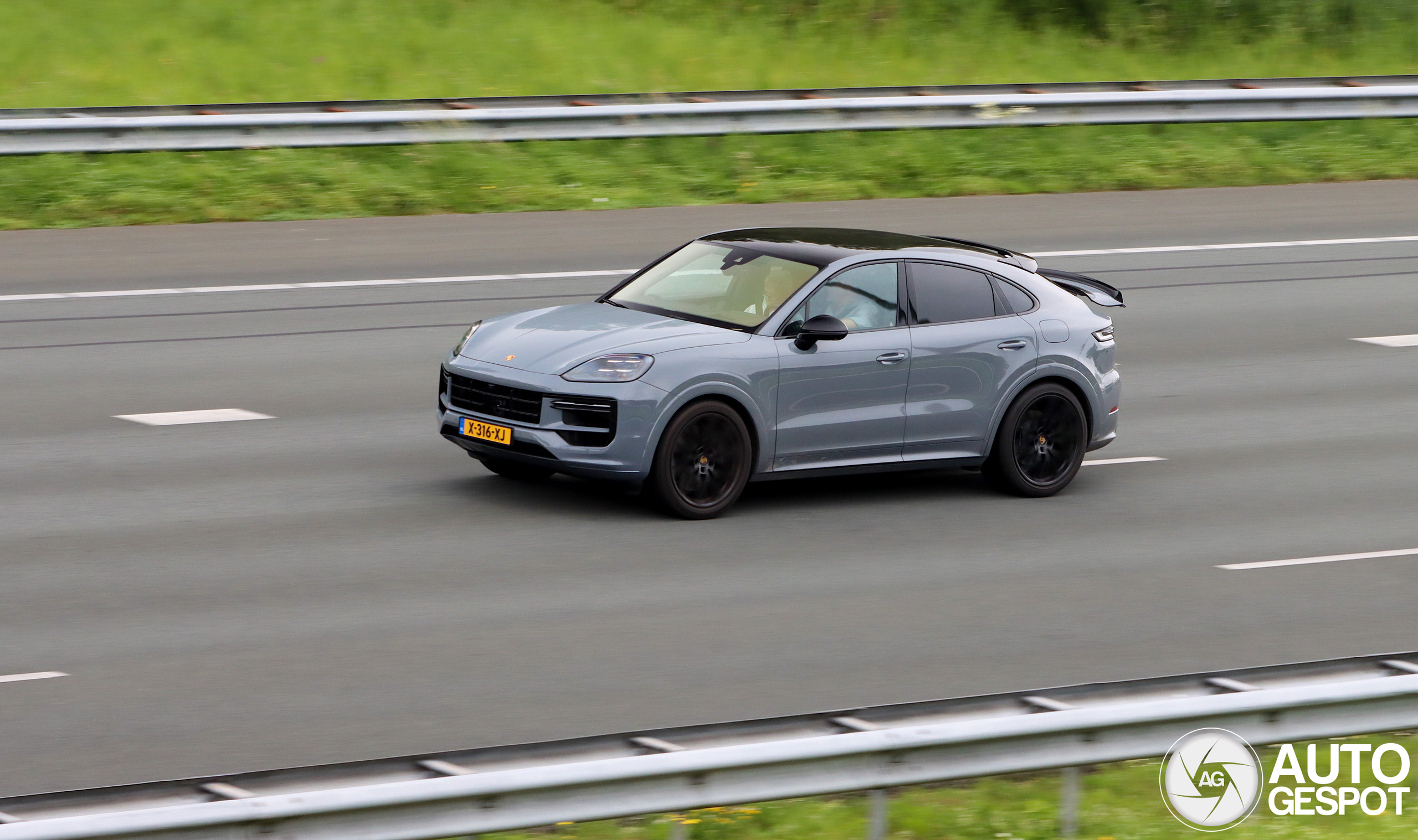 Porsche Cayenne Coupé Turbo E-Hybrid