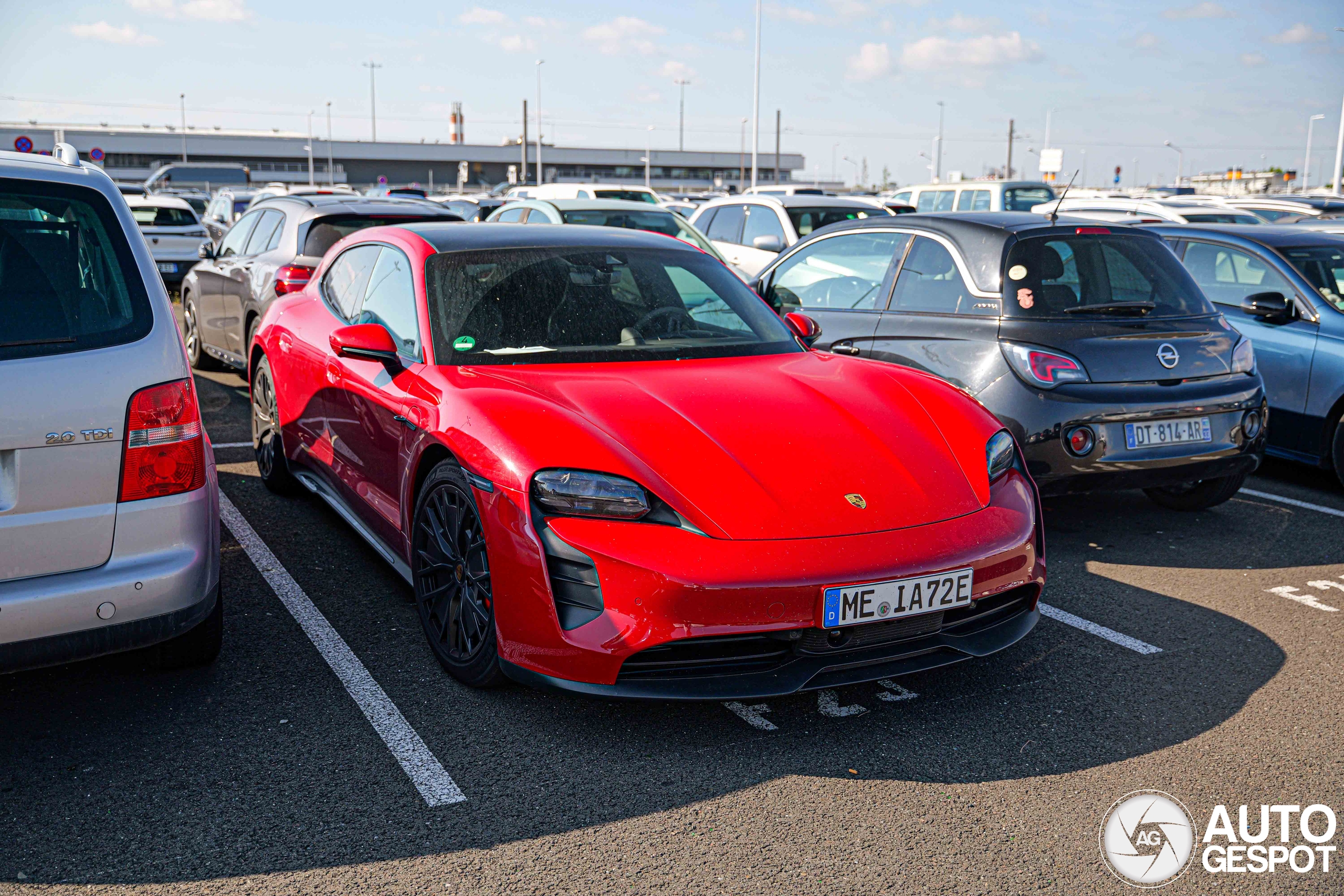 Porsche Taycan GTS Sport Turismo