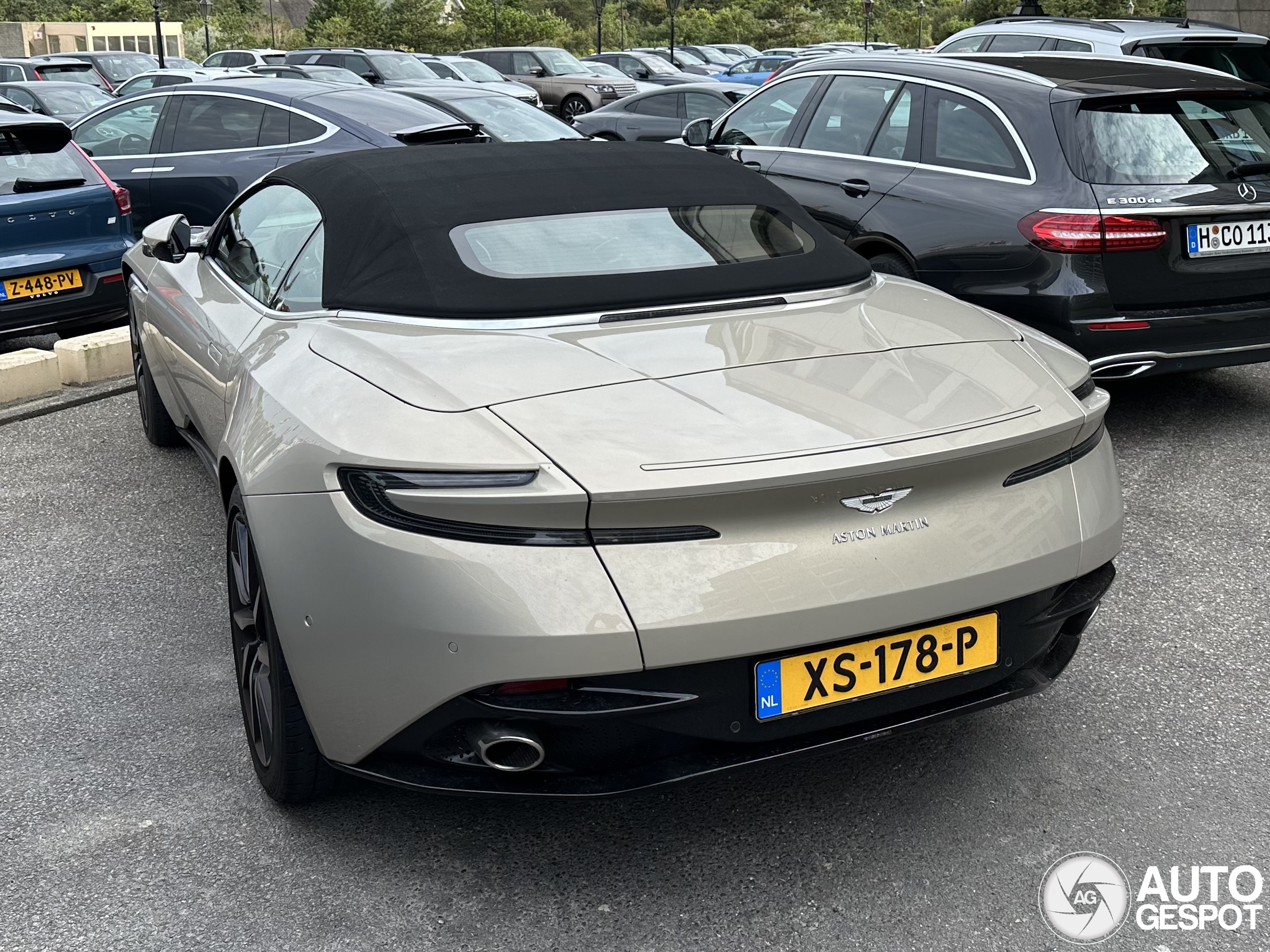 Aston Martin DB11 V8 Volante