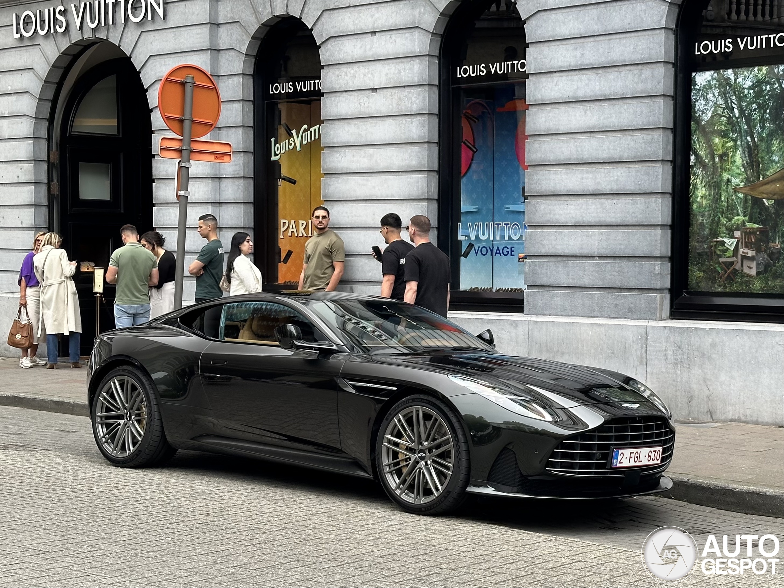 Aston Martin DB12