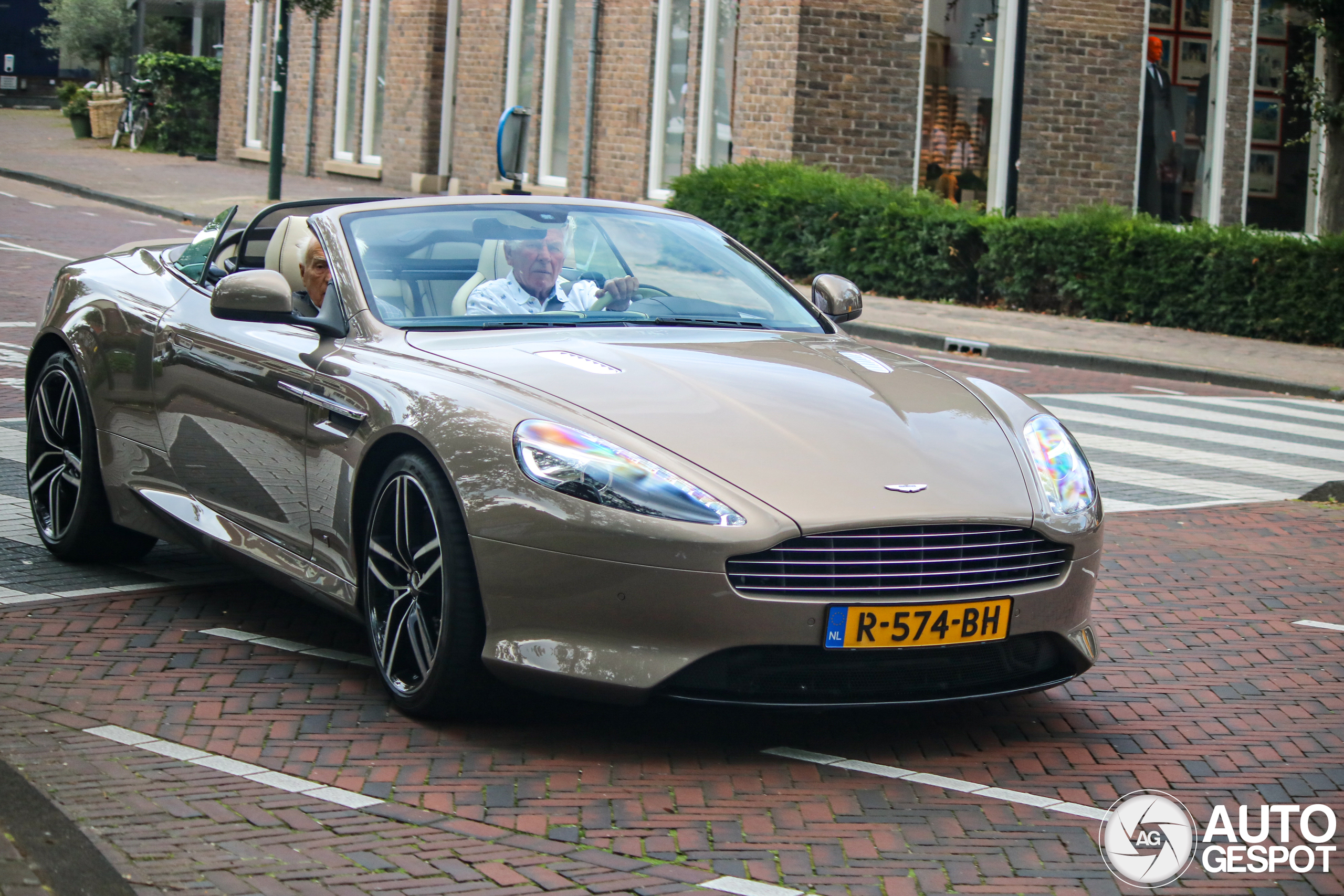 Aston Martin DB9 GT Volante 2016