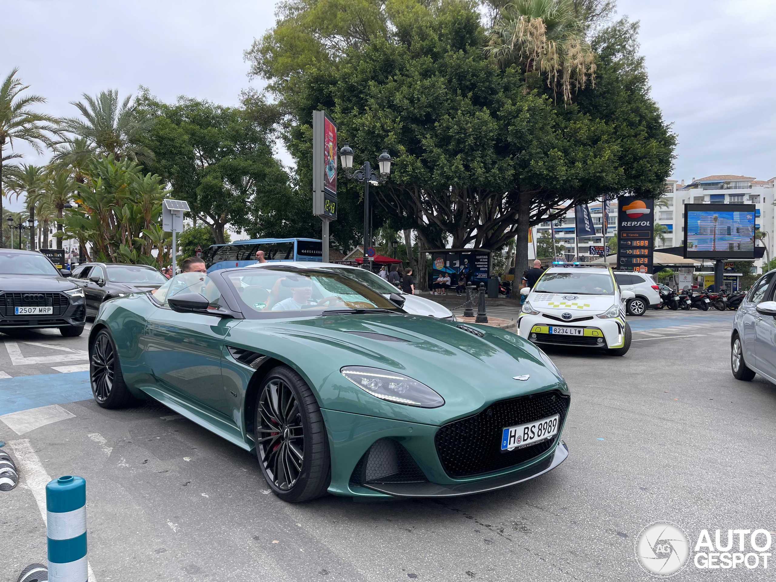 Aston Martin DBS Superleggera Volante