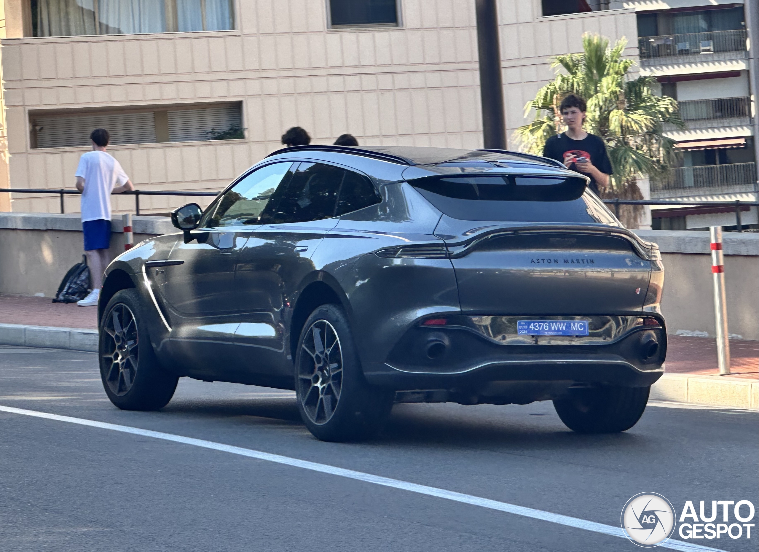 Aston Martin DBX