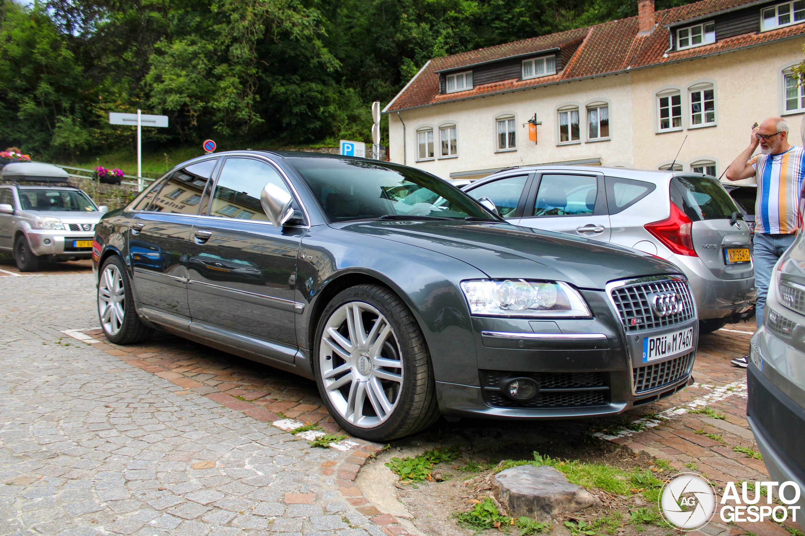 Audi S8 D3