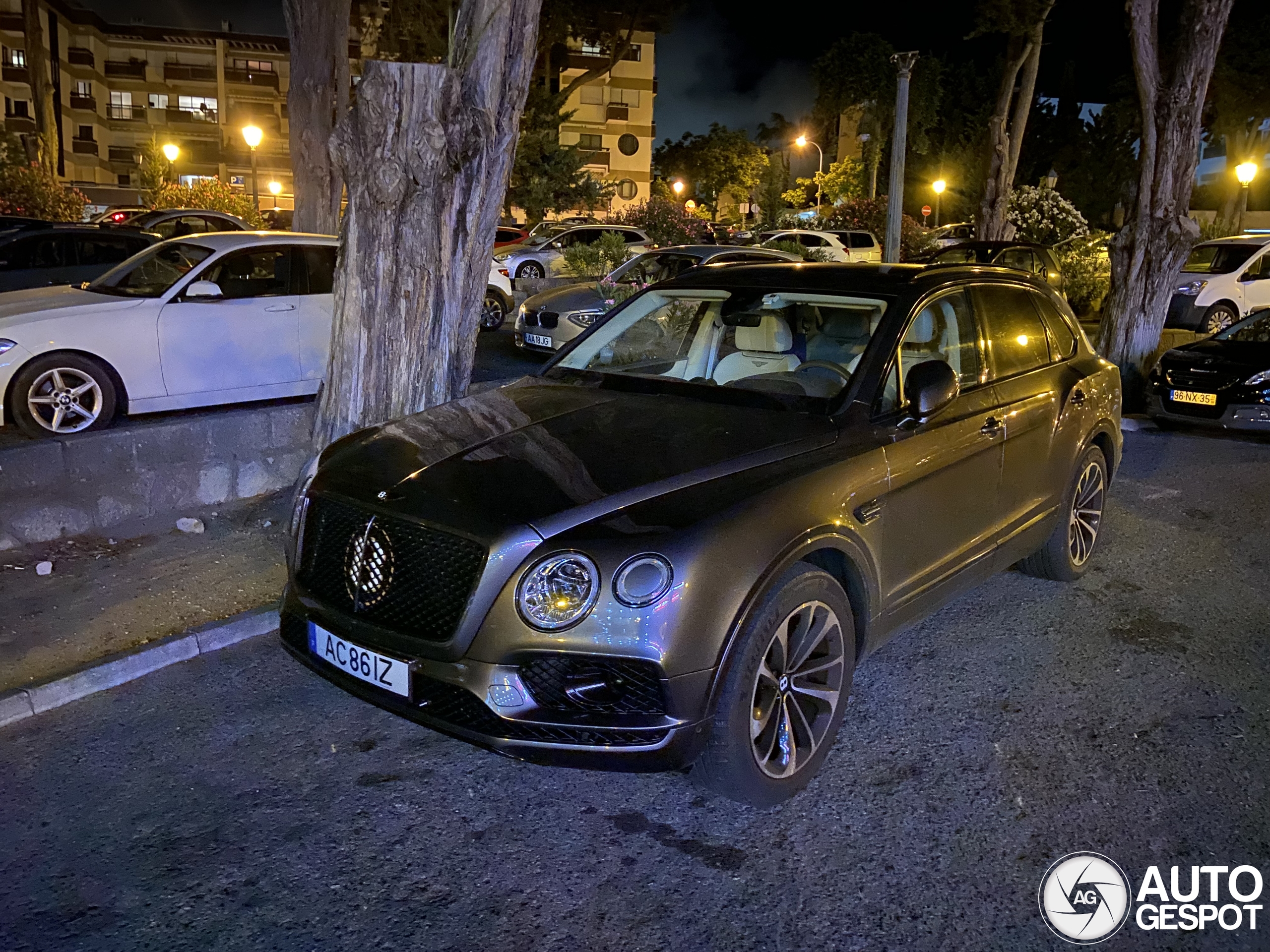 Bentley Bentayga Hybrid