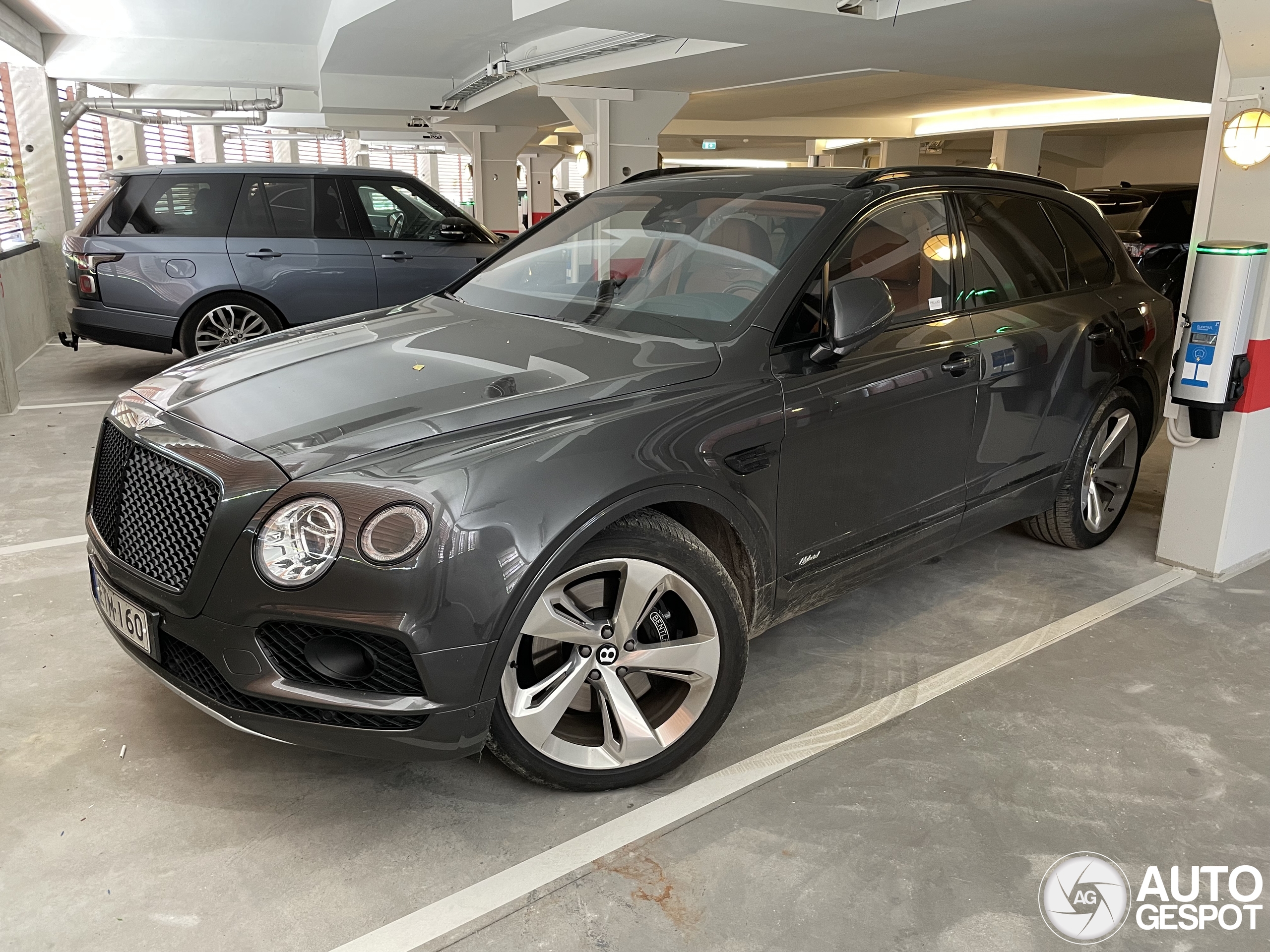 Bentley Bentayga Hybrid