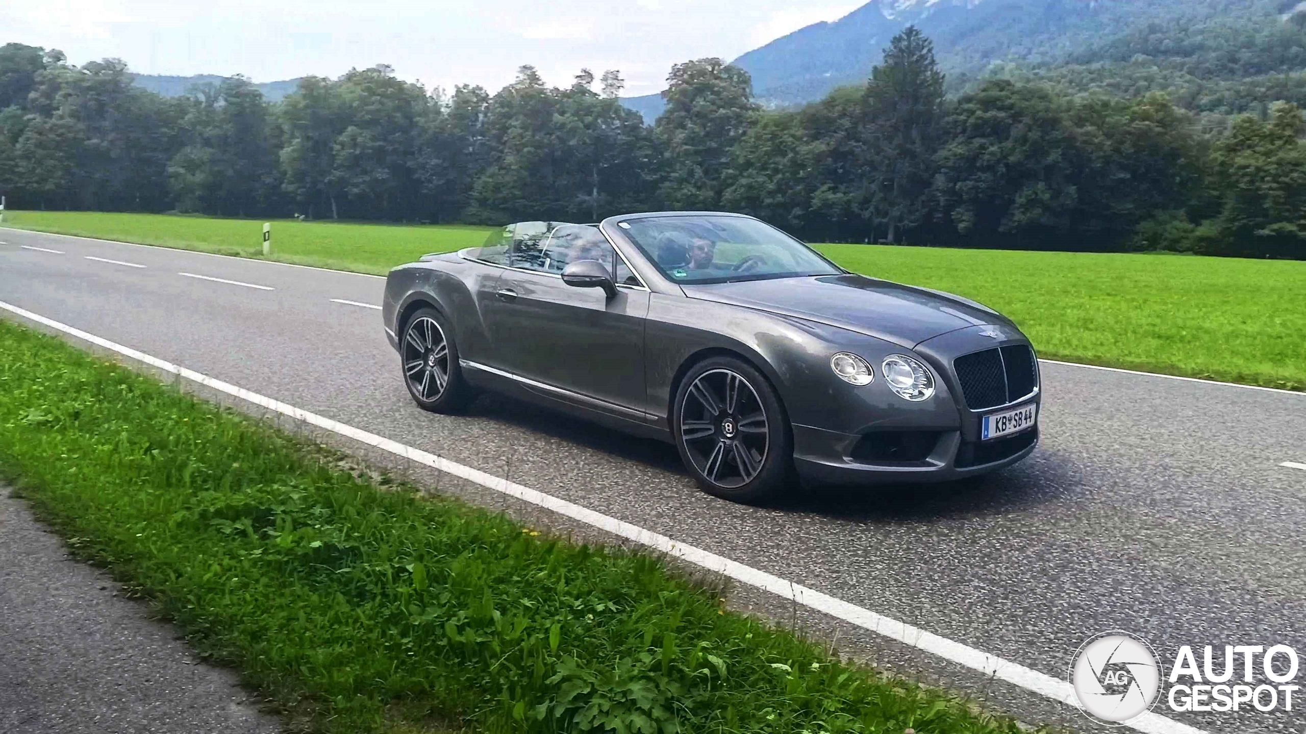 Bentley Continental GTC V8