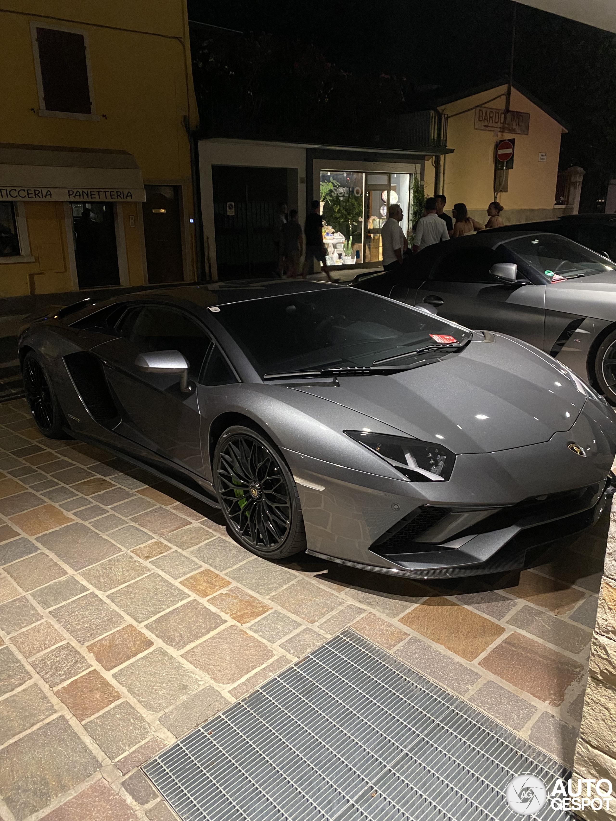 Lamborghini Aventador S LP740-4