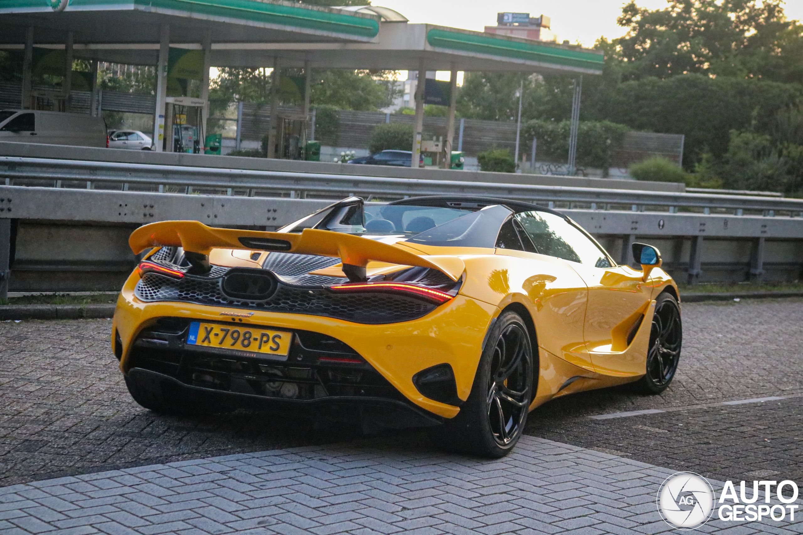 The McLaren 750S Spider: Redefining open-top supercar performance