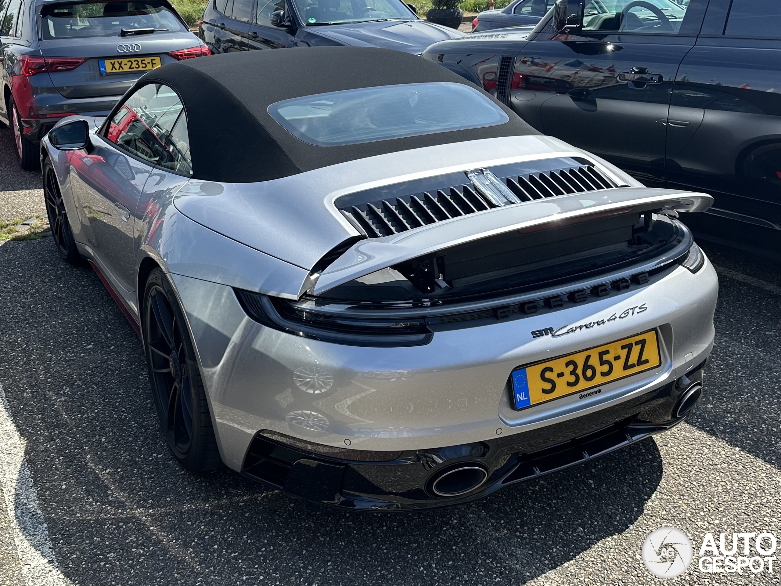 Porsche 992 Carrera 4 GTS Cabriolet