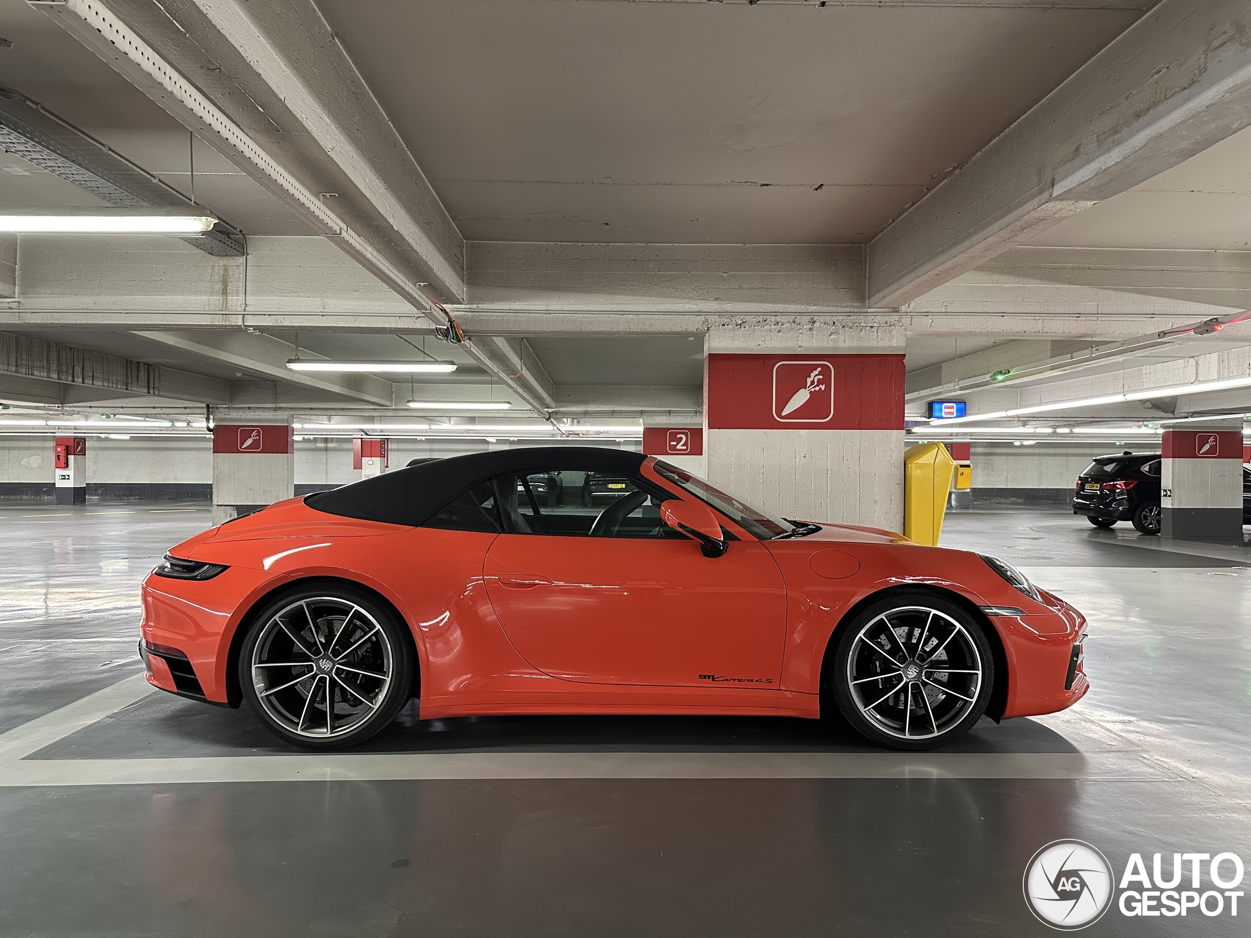 Porsche 992 Carrera 4S Cabriolet