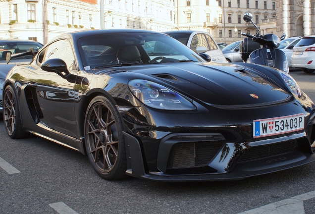 Porsche 718 Cayman GT4 RS