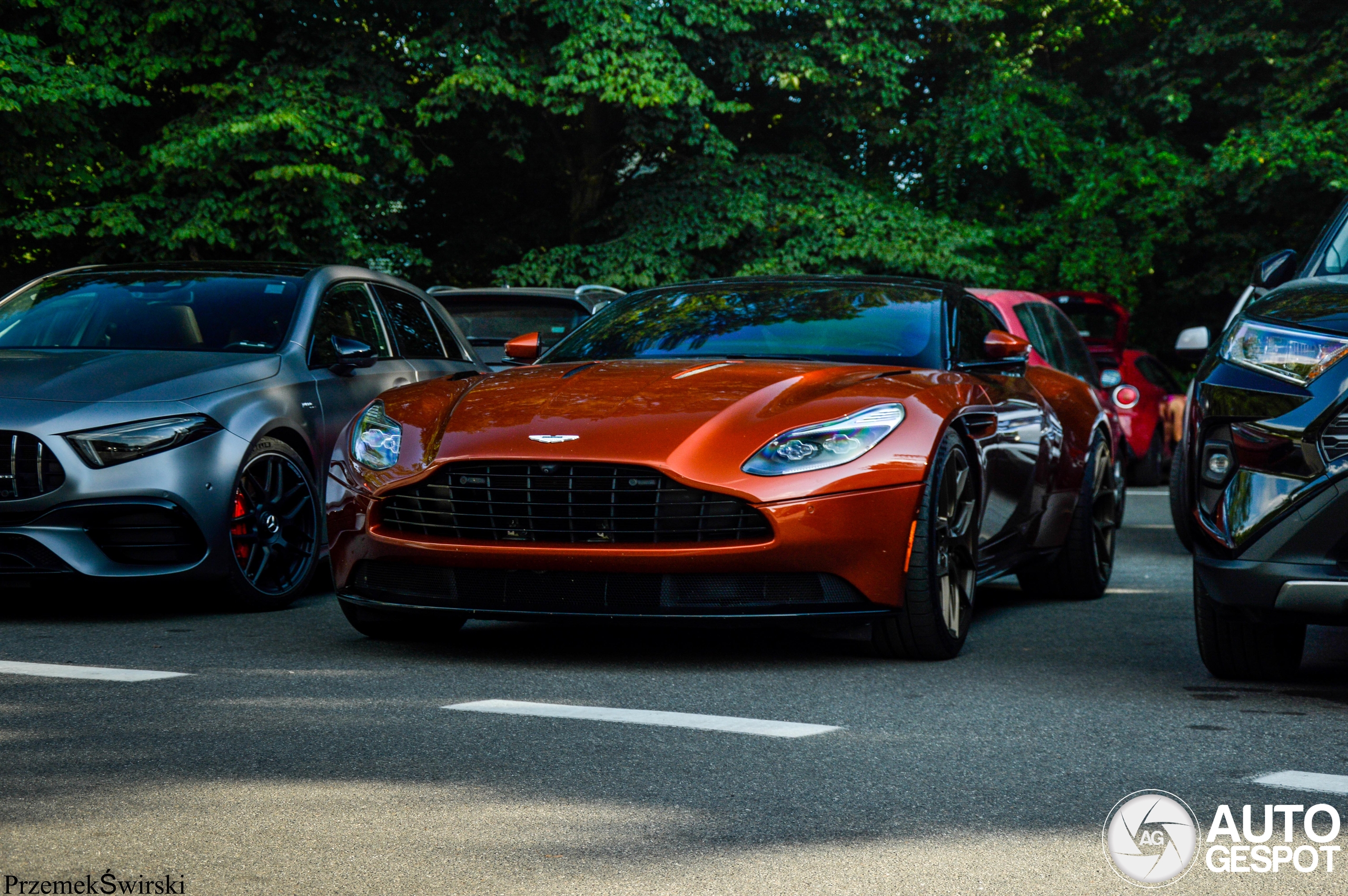 Aston Martin DB11