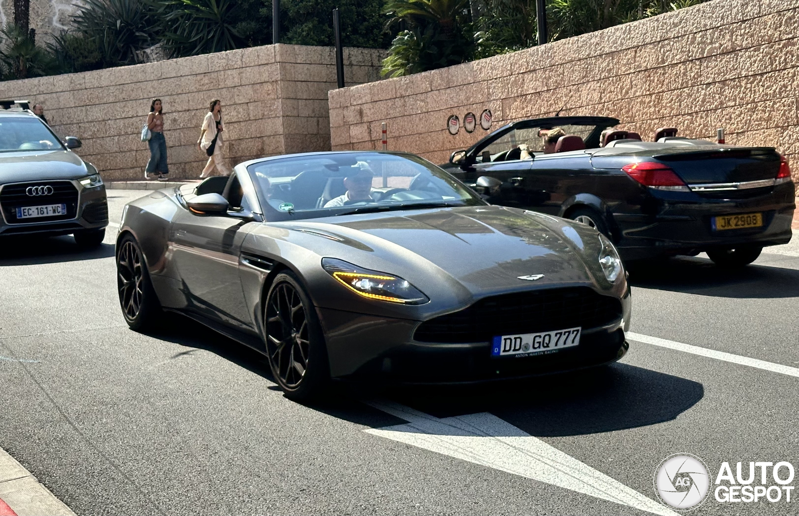 Aston Martin DB11 V8 Volante