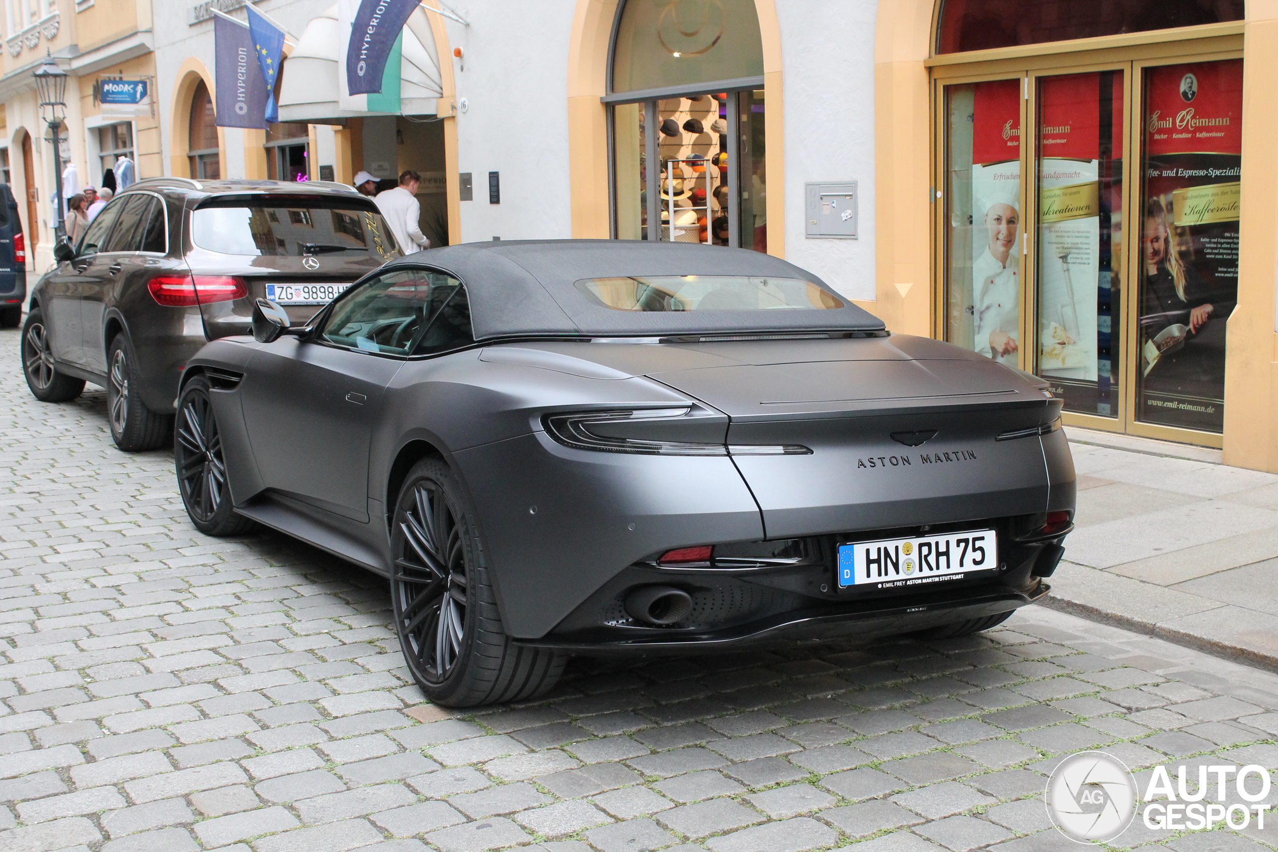 Aston Martin DB12 Volante