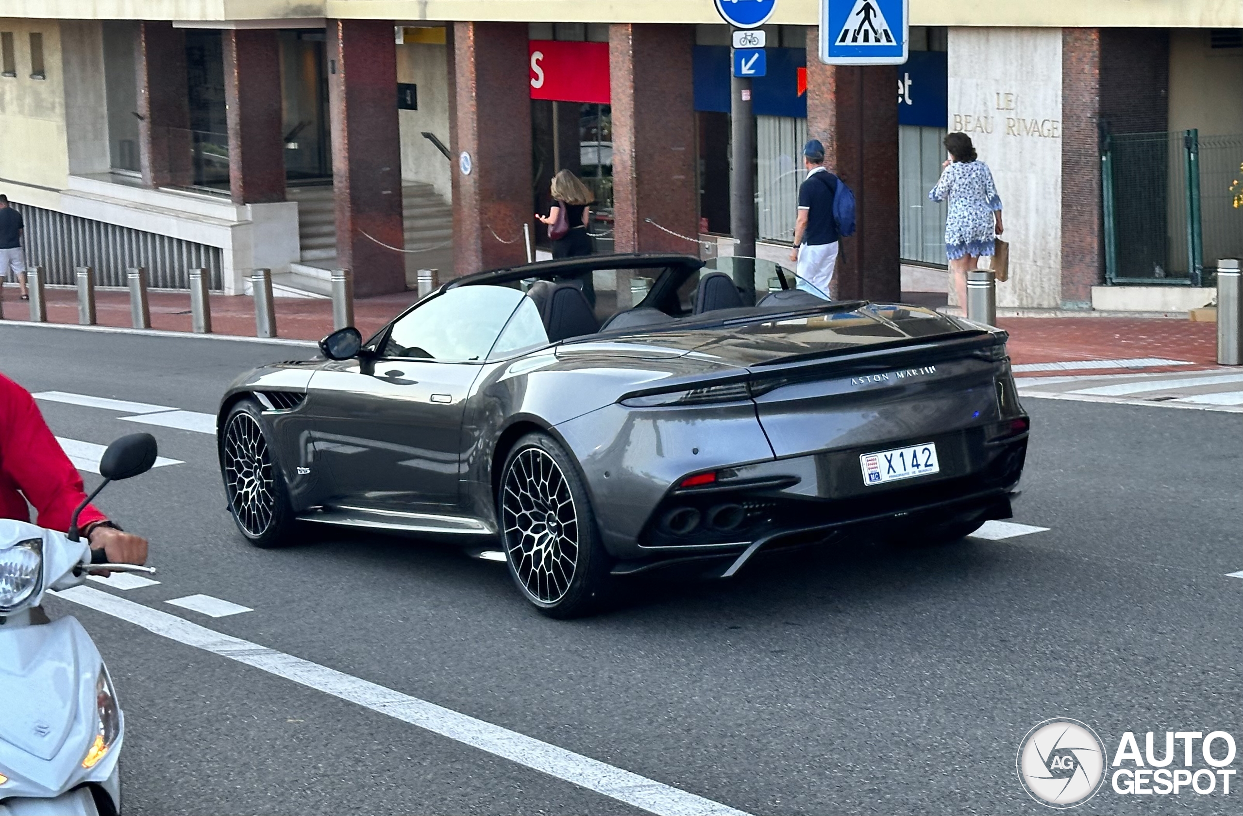 Aston Martin DBS 770 Ultimate Volante