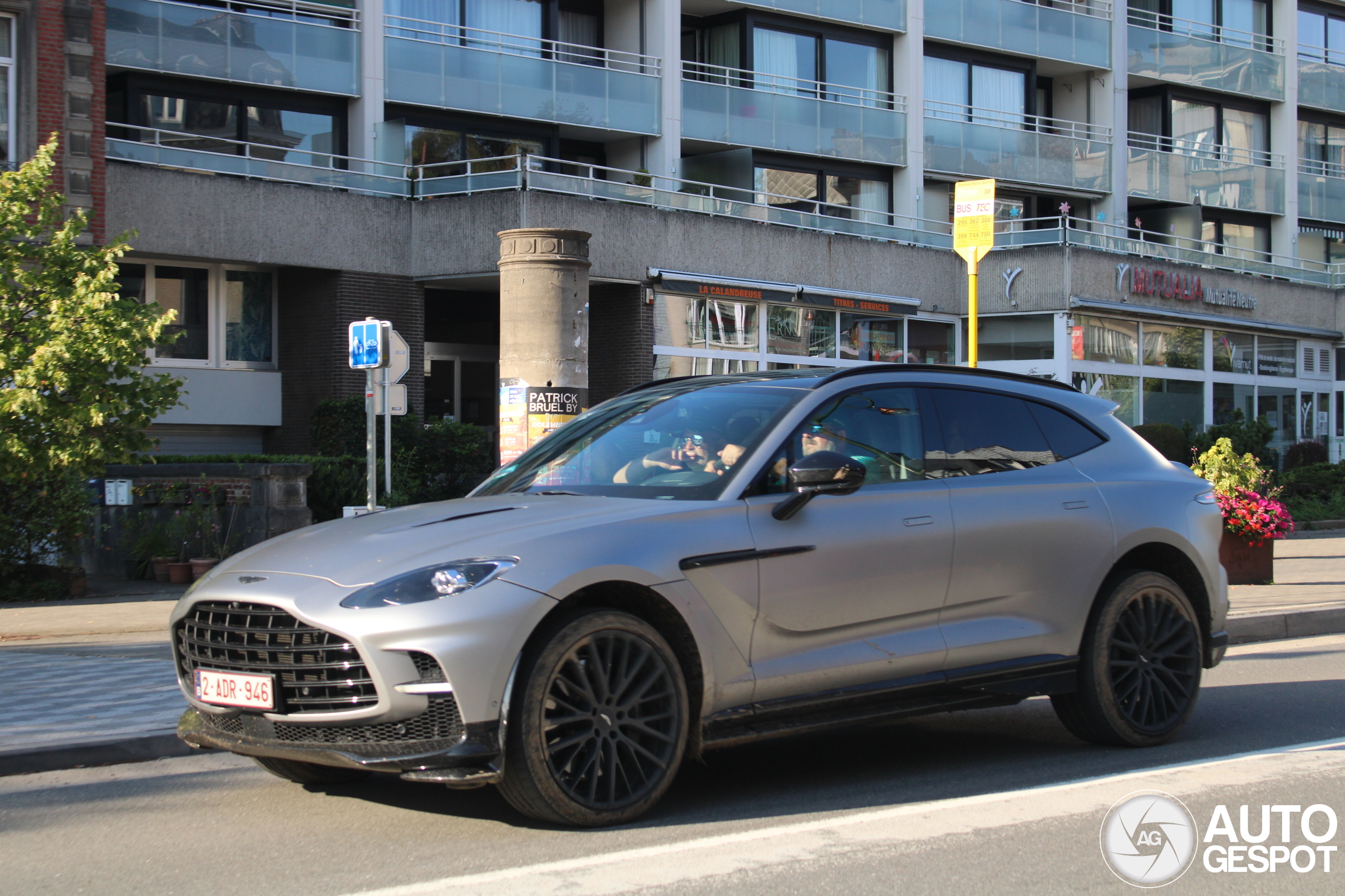 Aston Martin DBX707