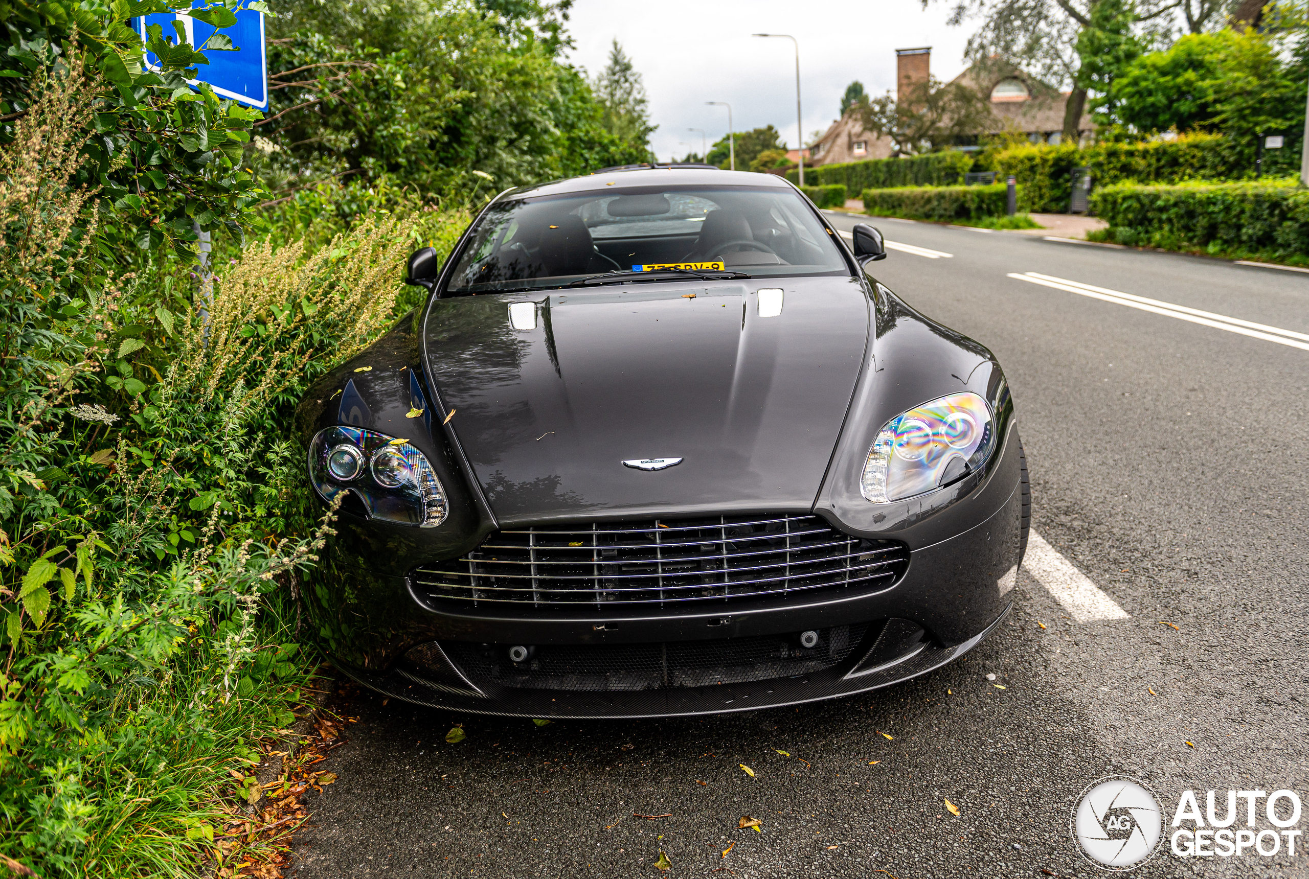 Aston Martin V8 Vantage S