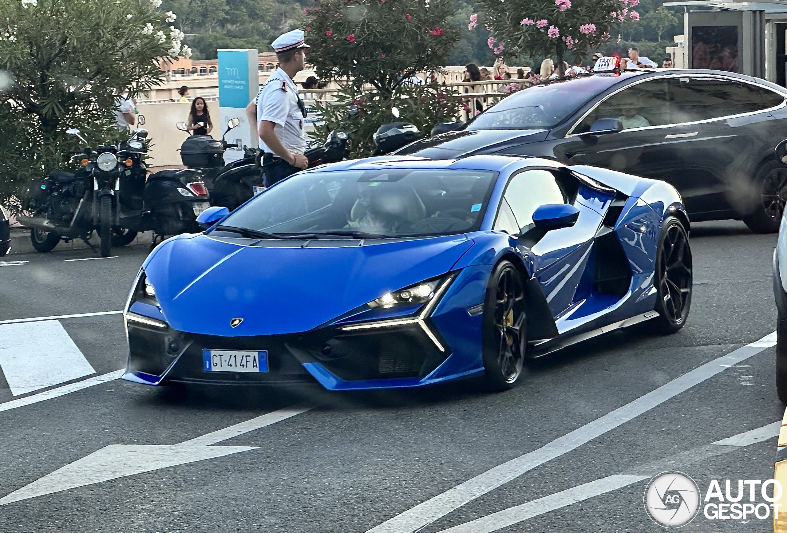 Lamborghini Revuelto