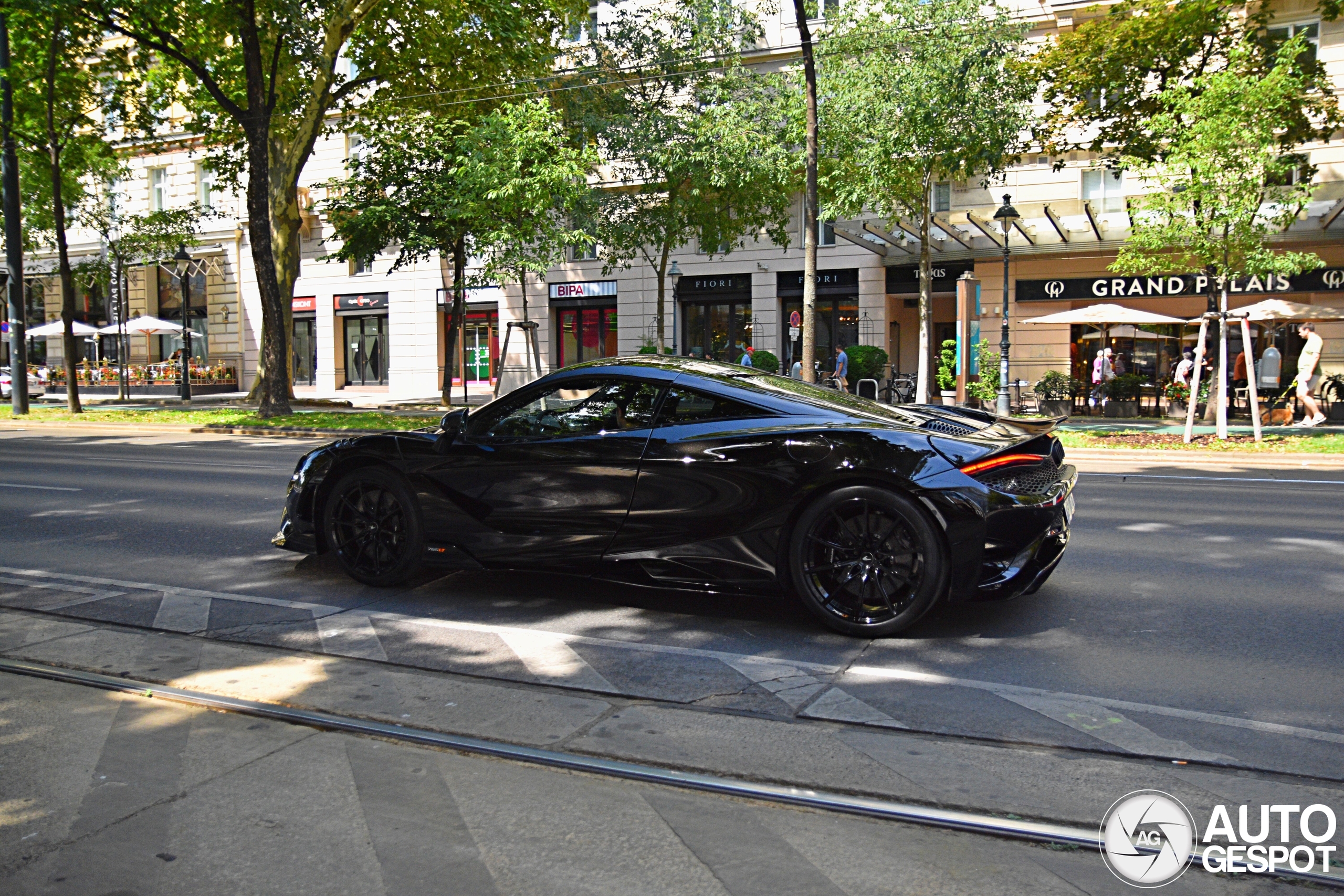 McLaren 765LT