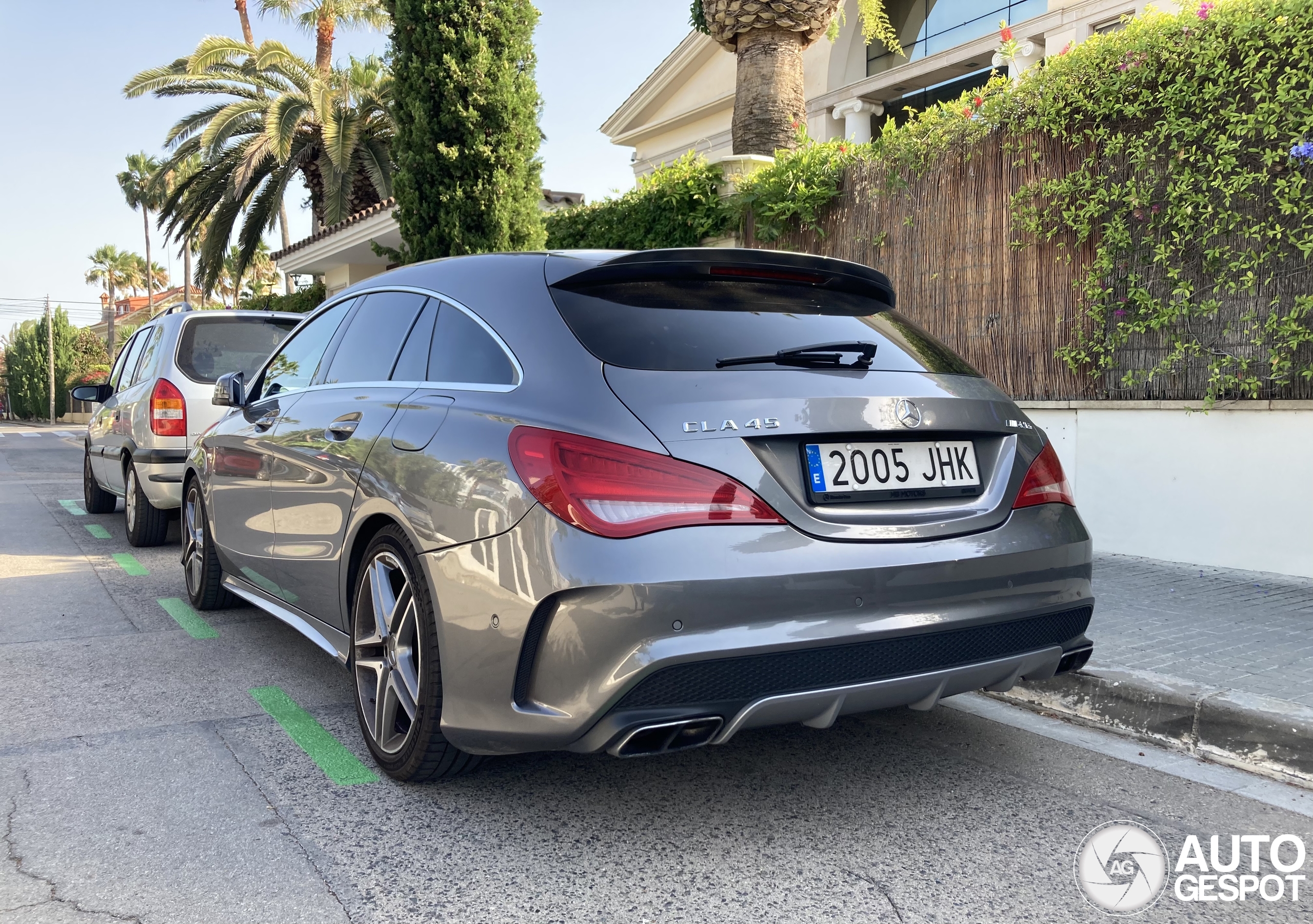 Mercedes-Benz CLA 45 AMG Shooting Brake