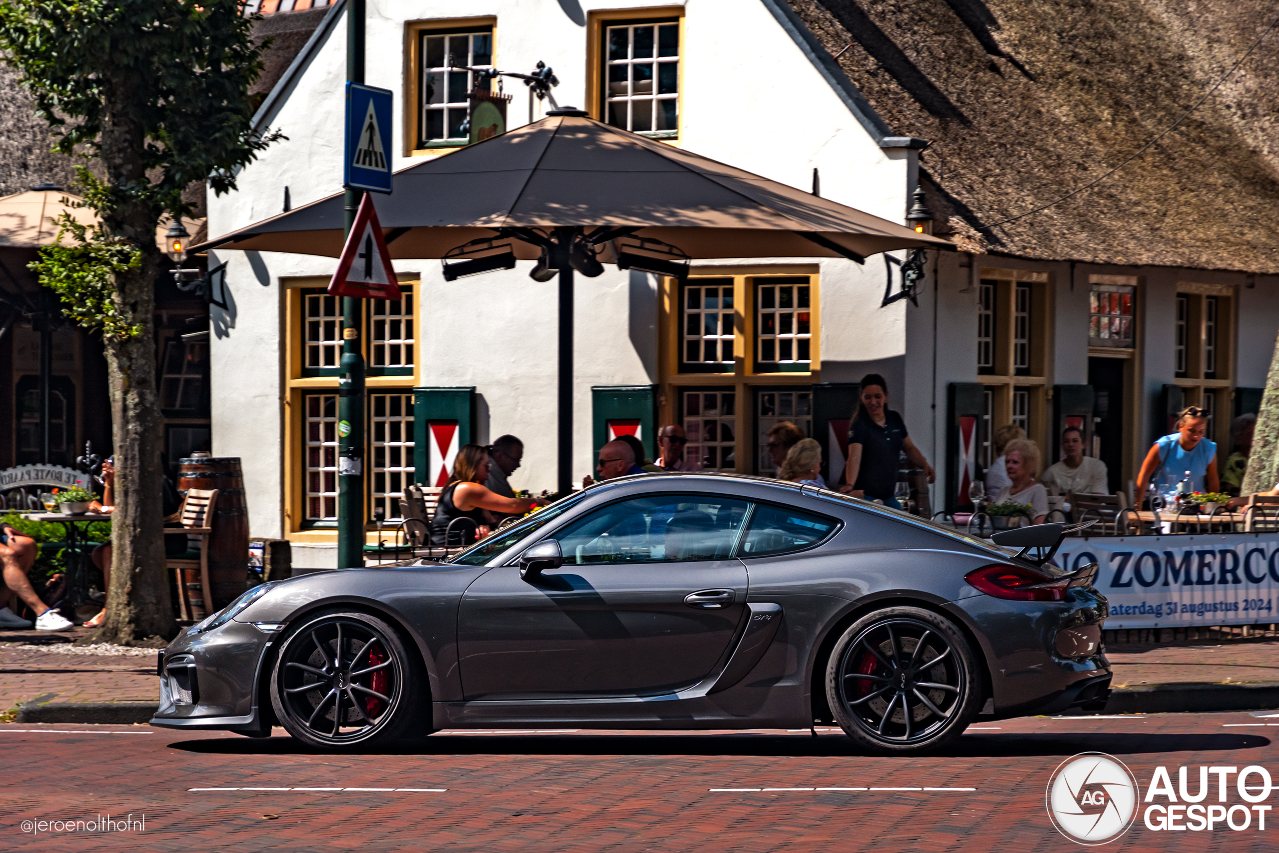 Porsche 981 Cayman GT4