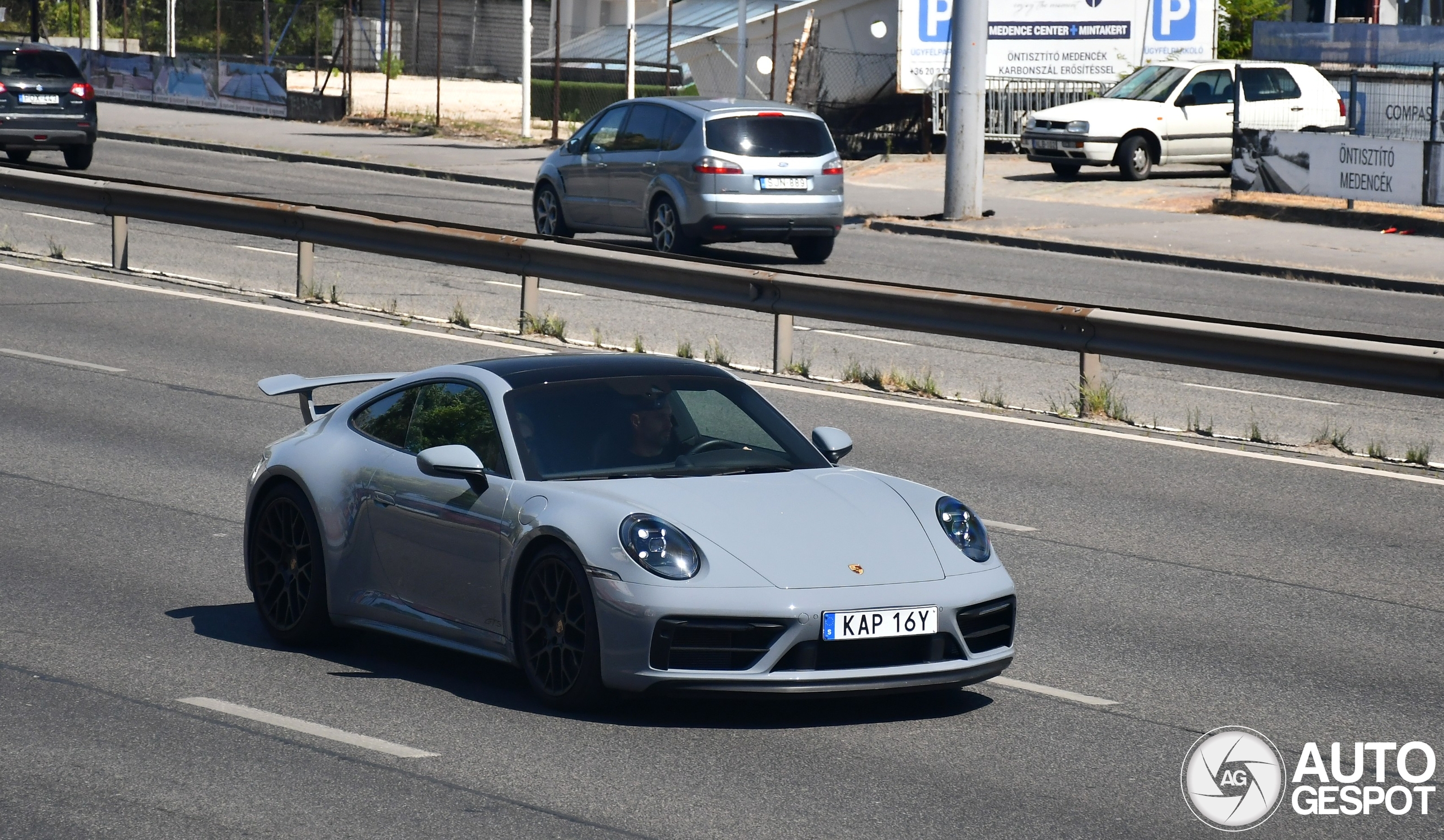 Porsche 992 Carrera GTS