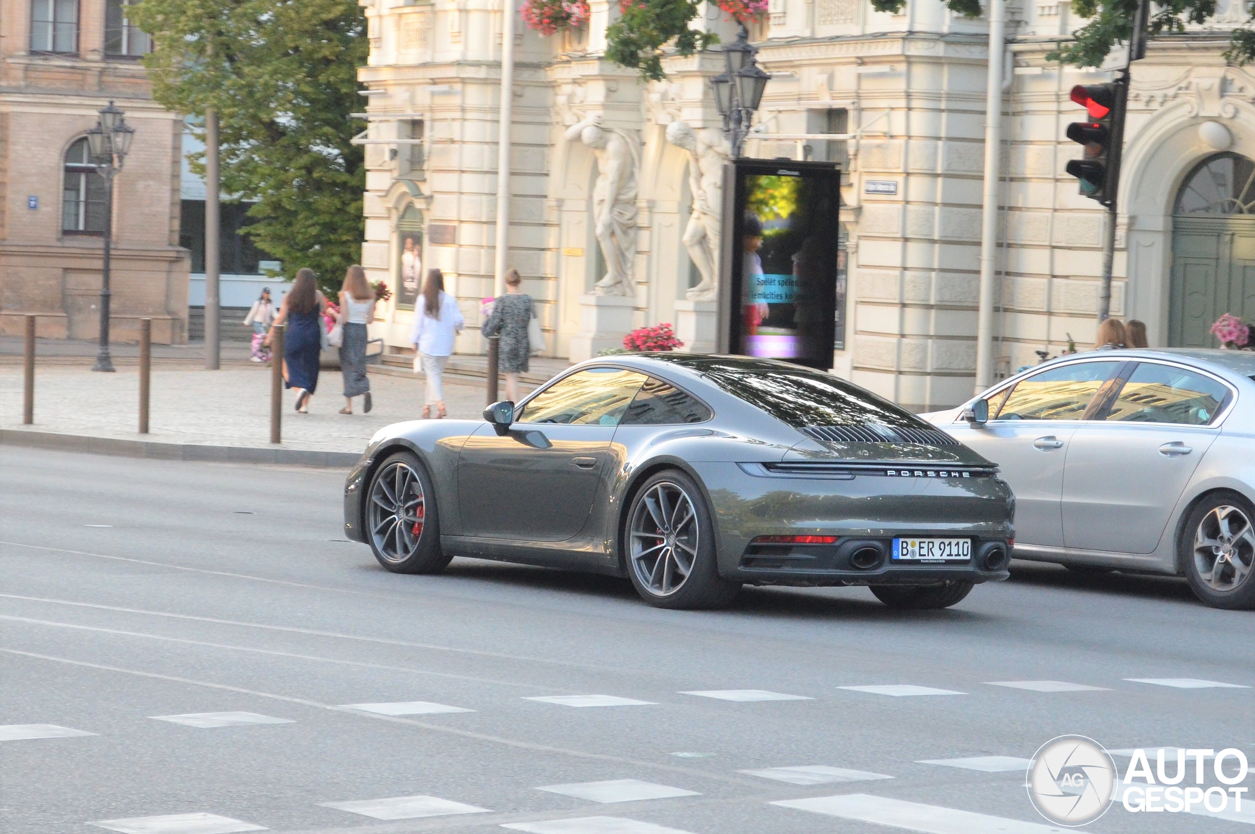 Porsche 992 Carrera S