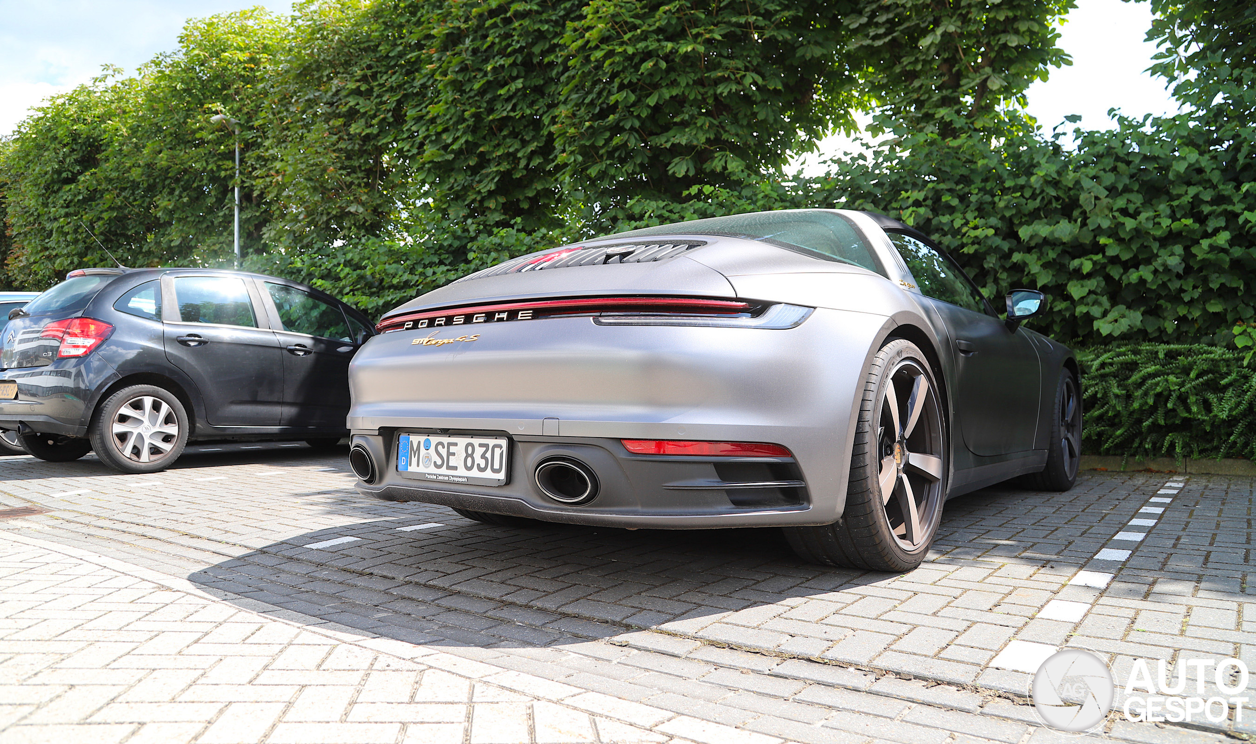 Porsche 992 Targa 4S Heritage Design Edition