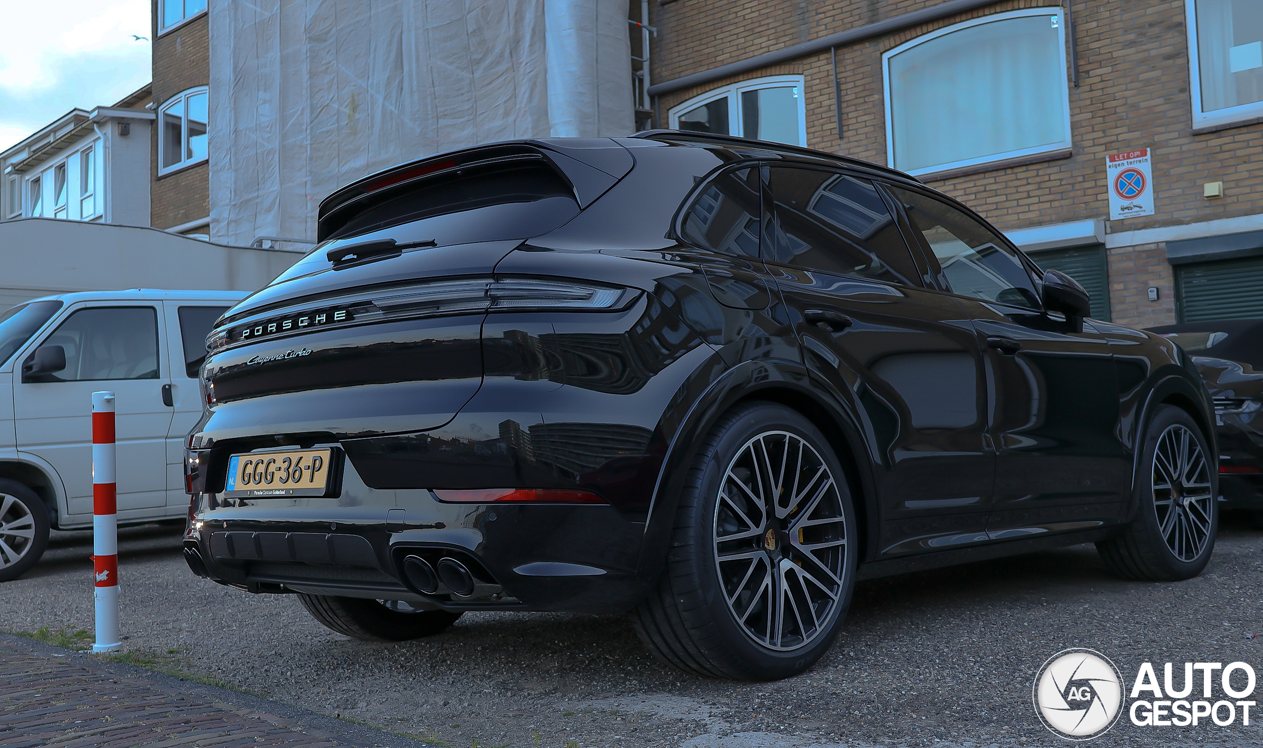 Porsche 9YA Cayenne Turbo E-Hybrid