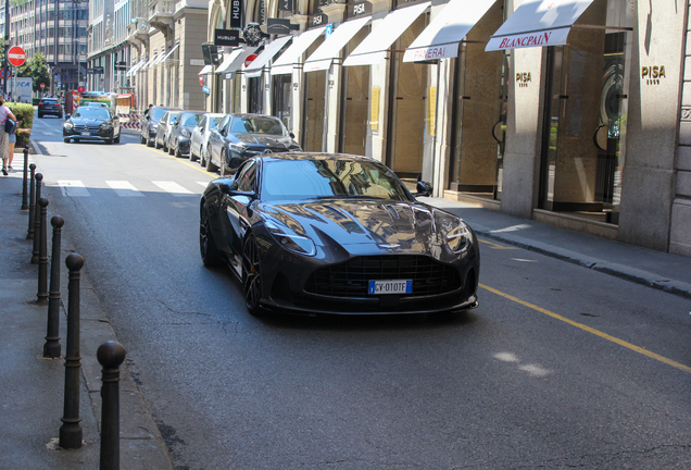 Aston Martin DB12