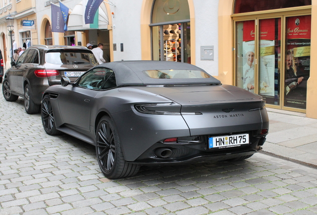 Aston Martin DB12 Volante