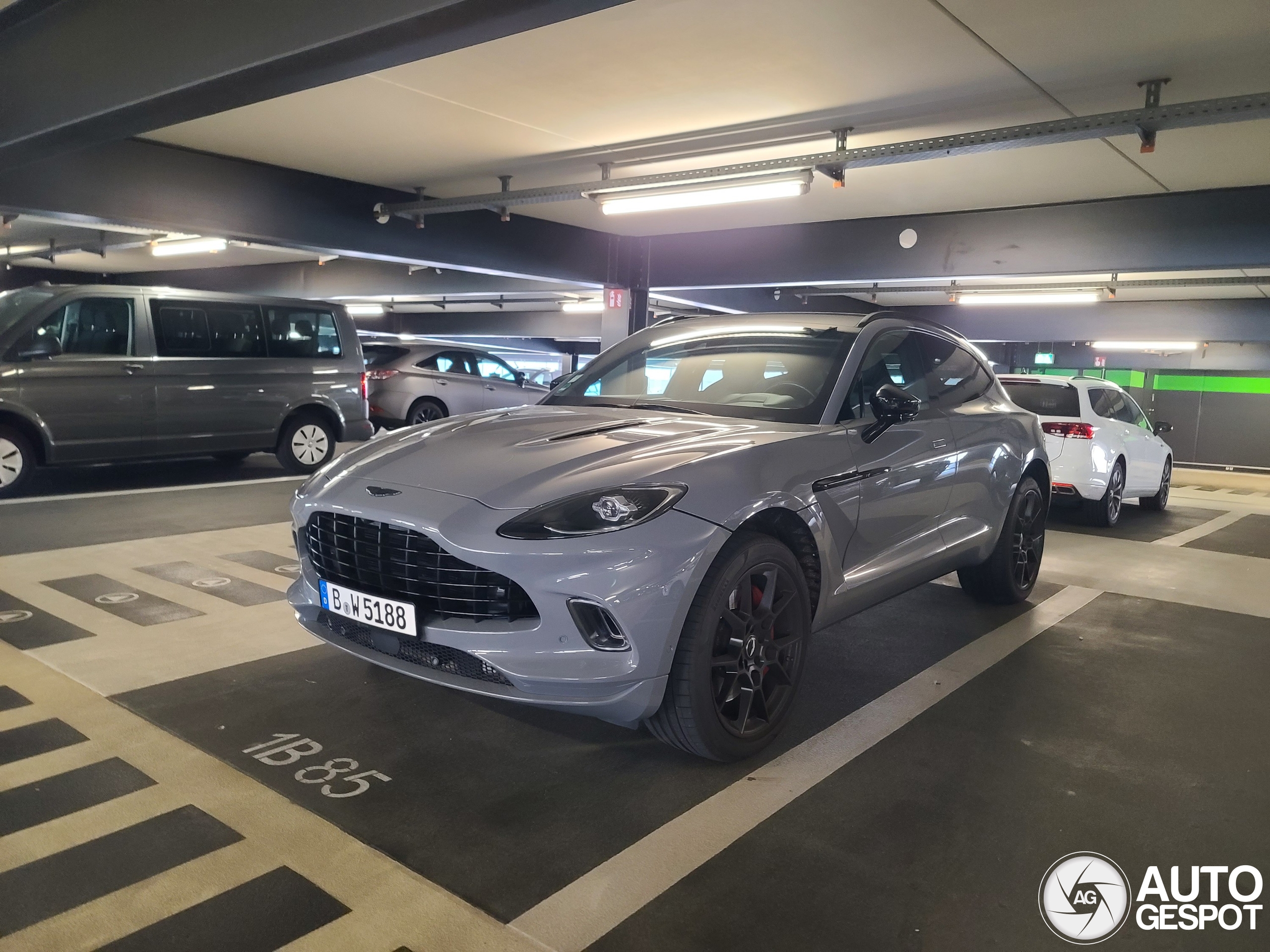 Aston Martin DBX