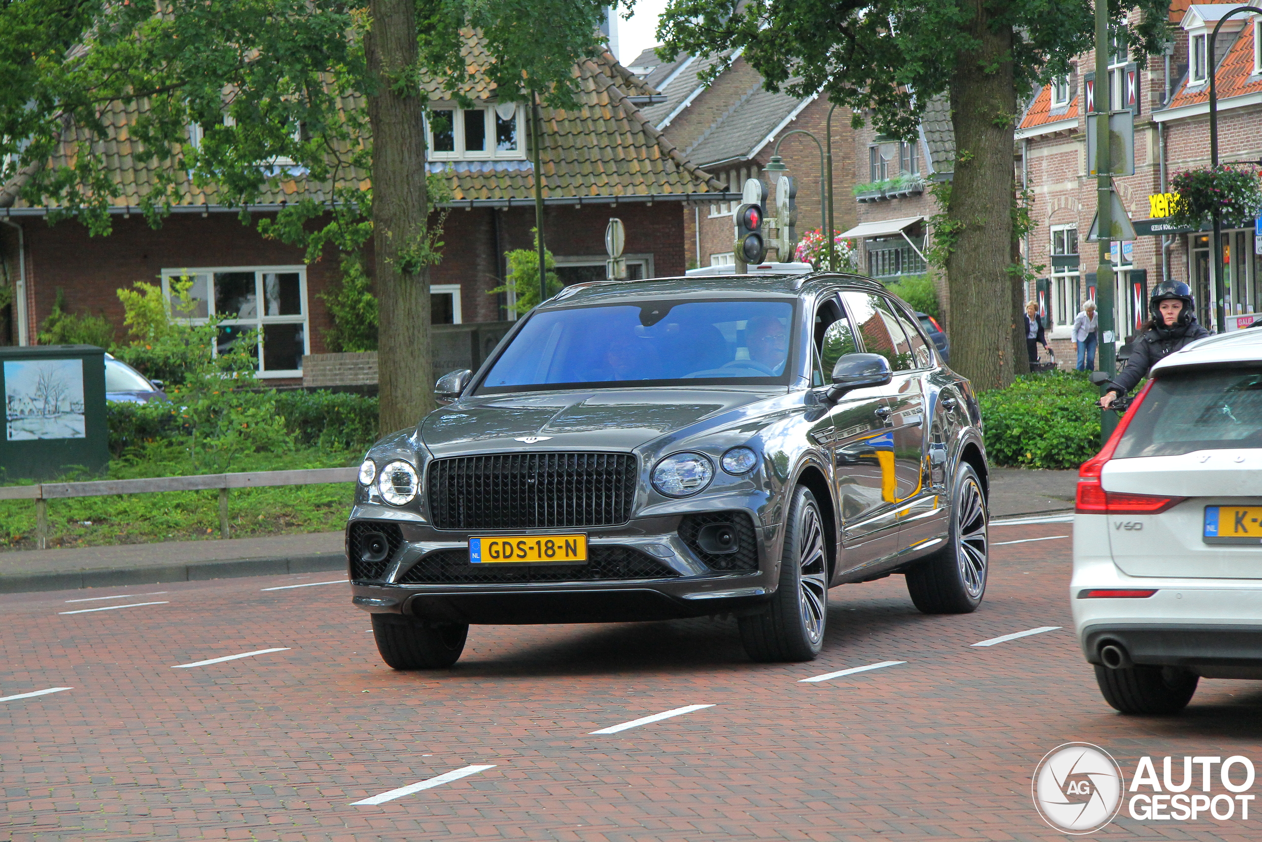 Bentley Bentayga Azure EWB