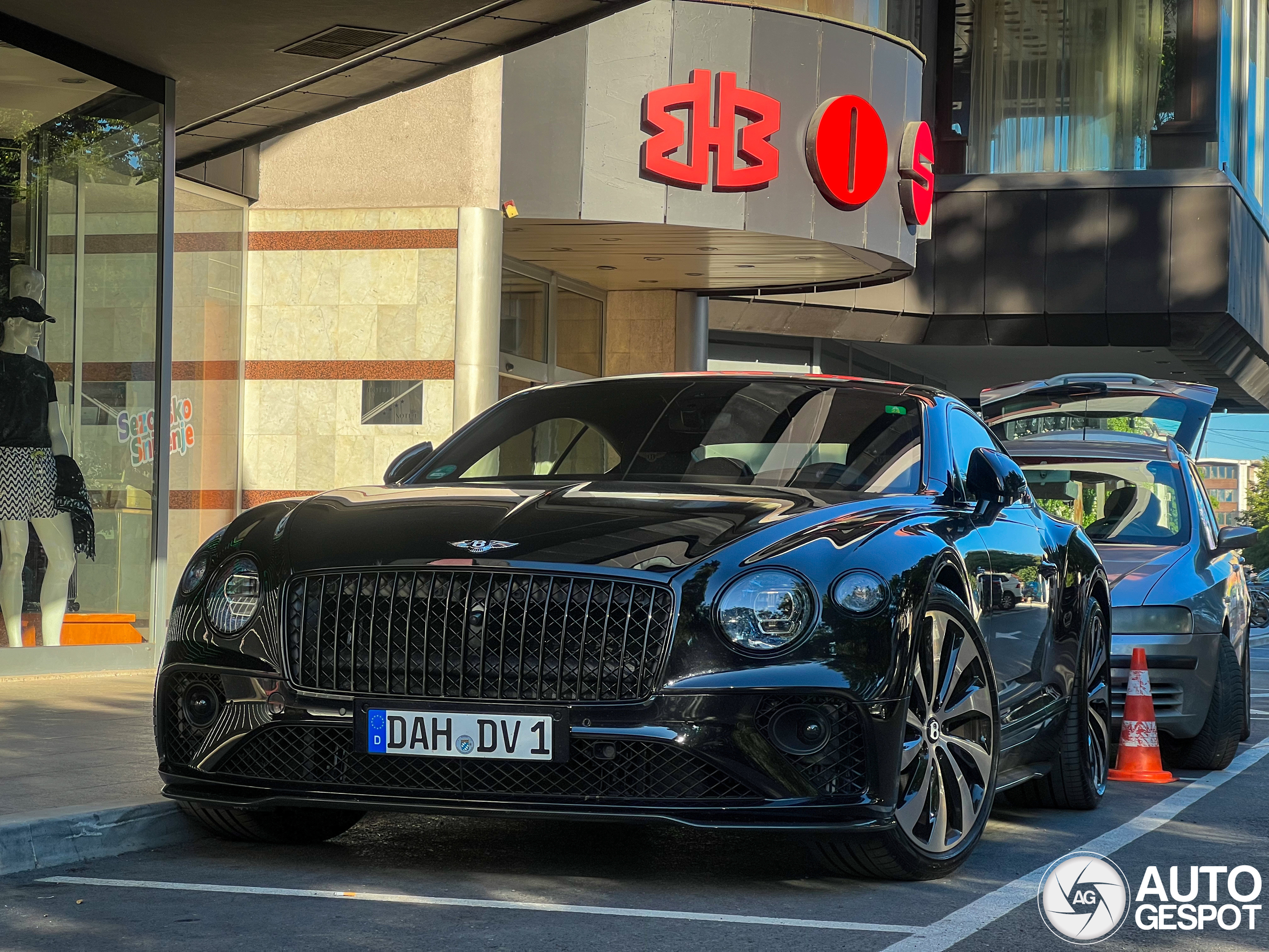 Bentley Continental GT V8 Azure 2024