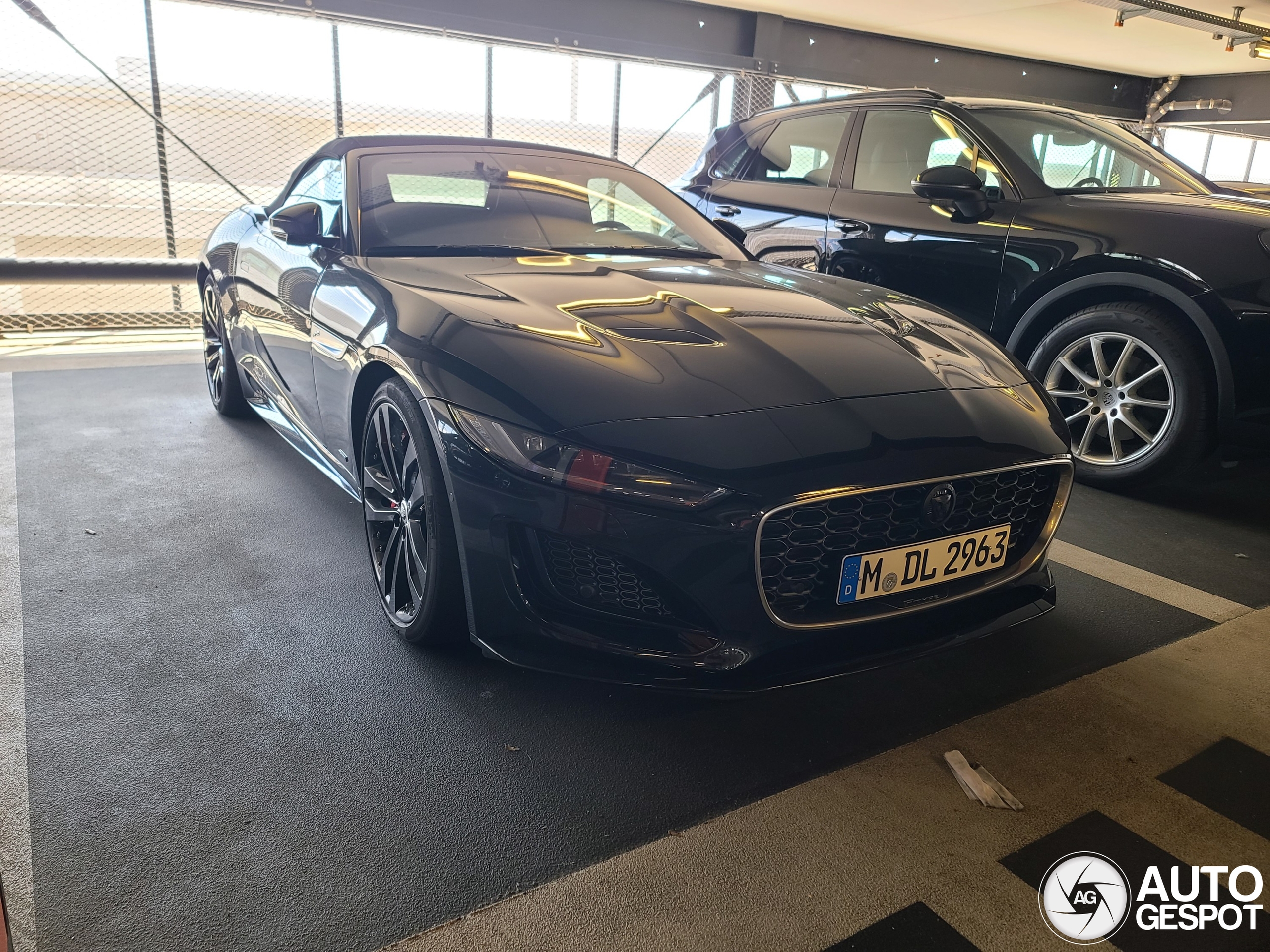 Jaguar F-TYPE P450 75 Convertible