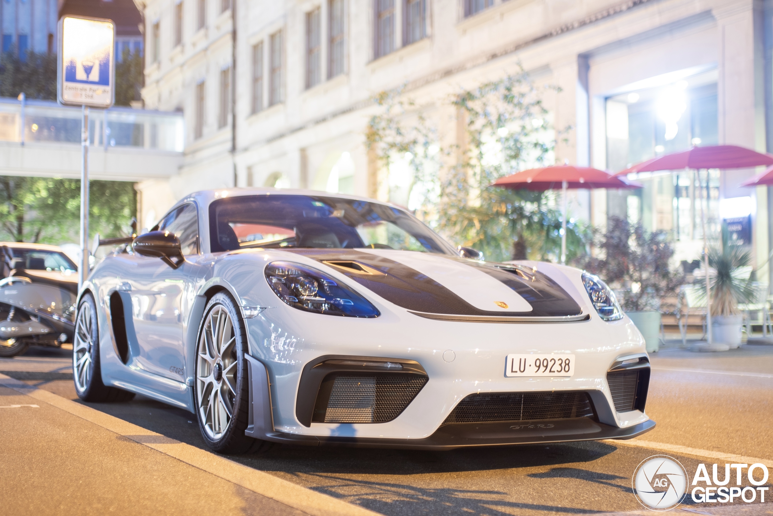 Porsche 718 Cayman GT4 RS Weissach Package