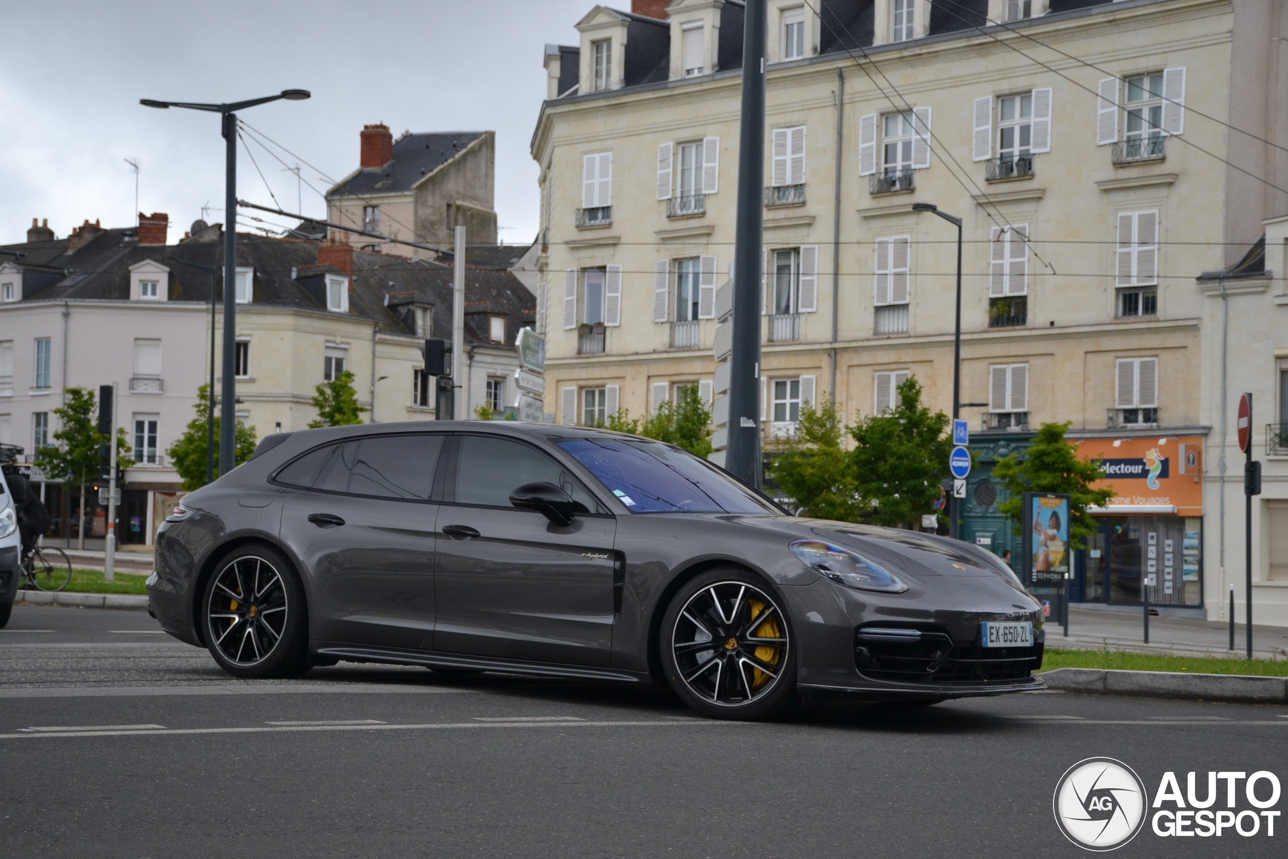 Porsche 971 Panamera Turbo S E-Hybrid Sport Turismo