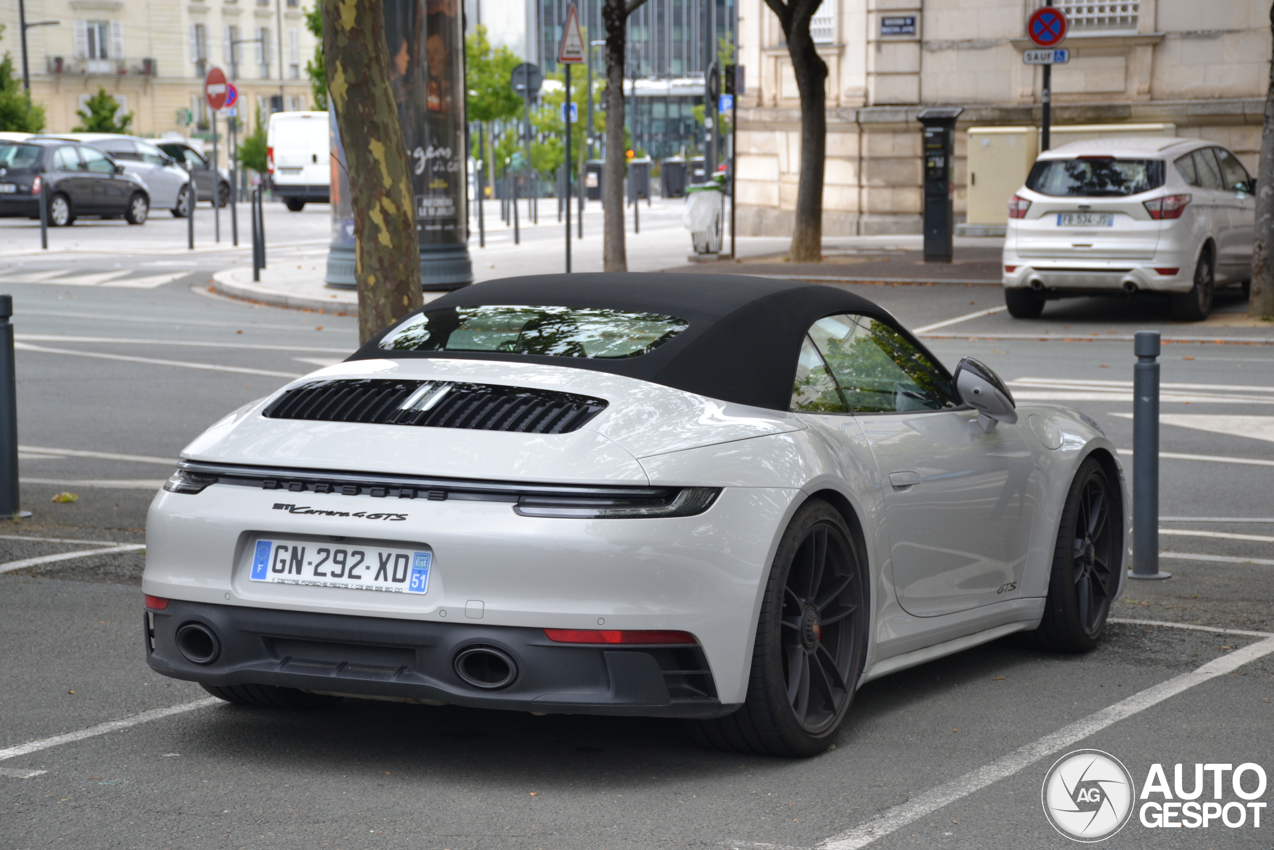 Porsche 992 Carrera 4 GTS Cabriolet