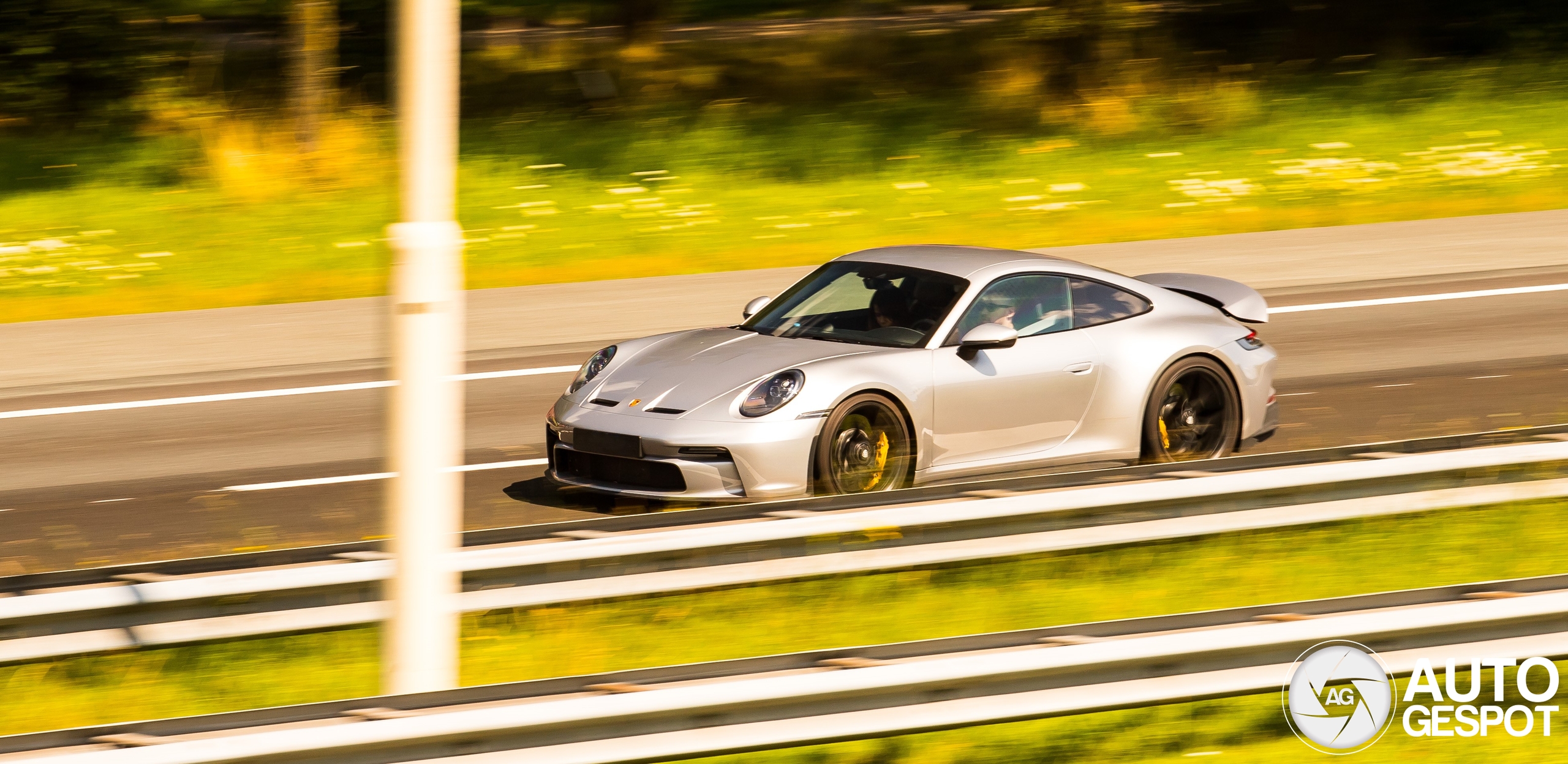 Porsche 992 GT3 Touring