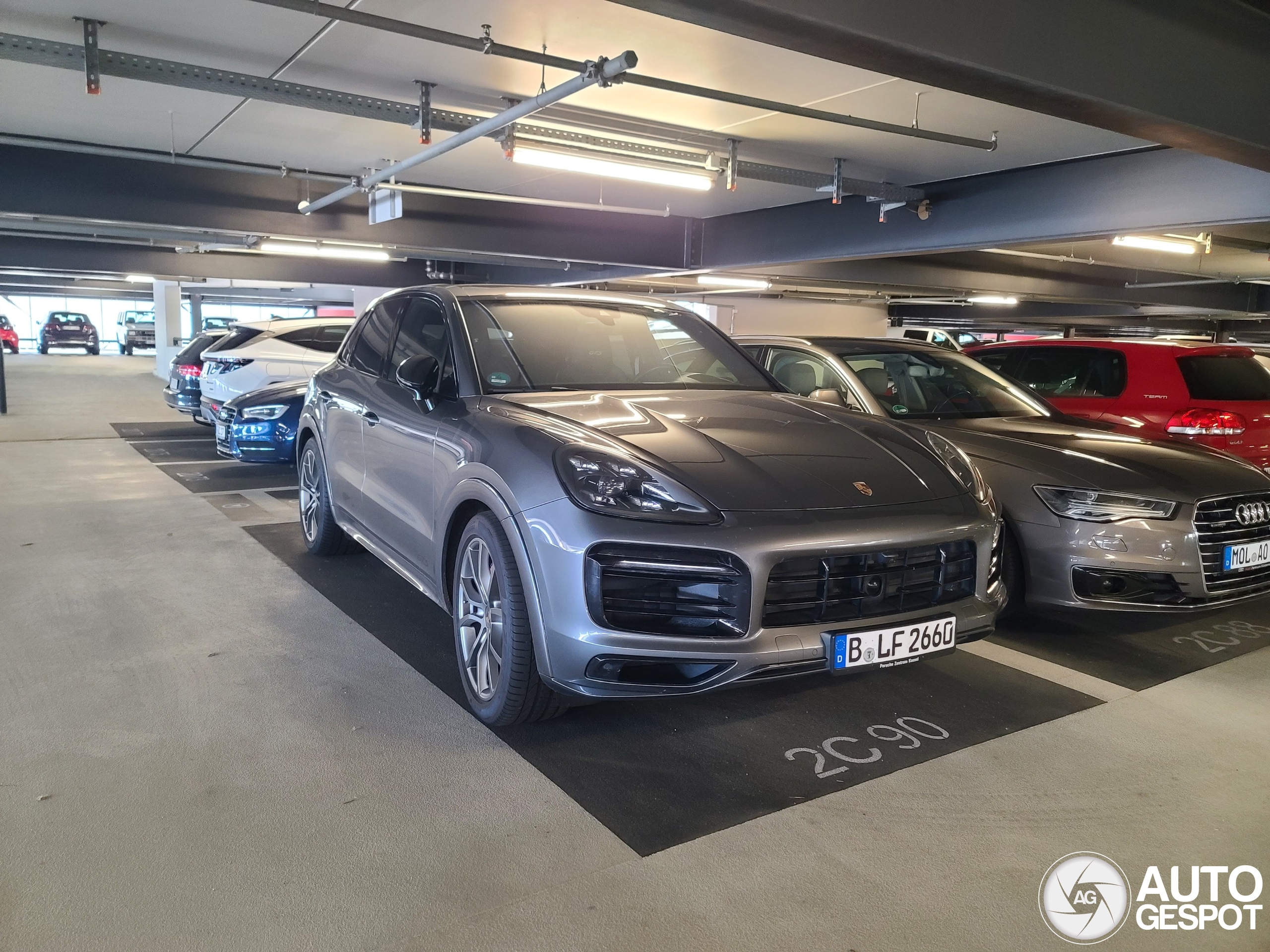 Porsche 9YA Cayenne GTS