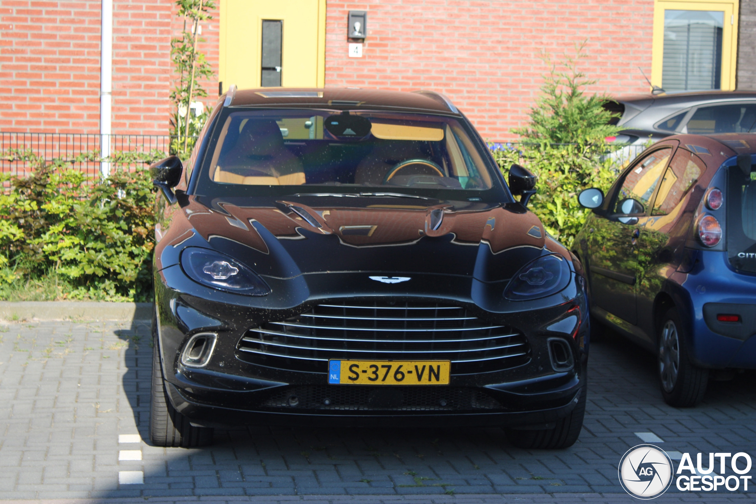 Aston Martin DBX